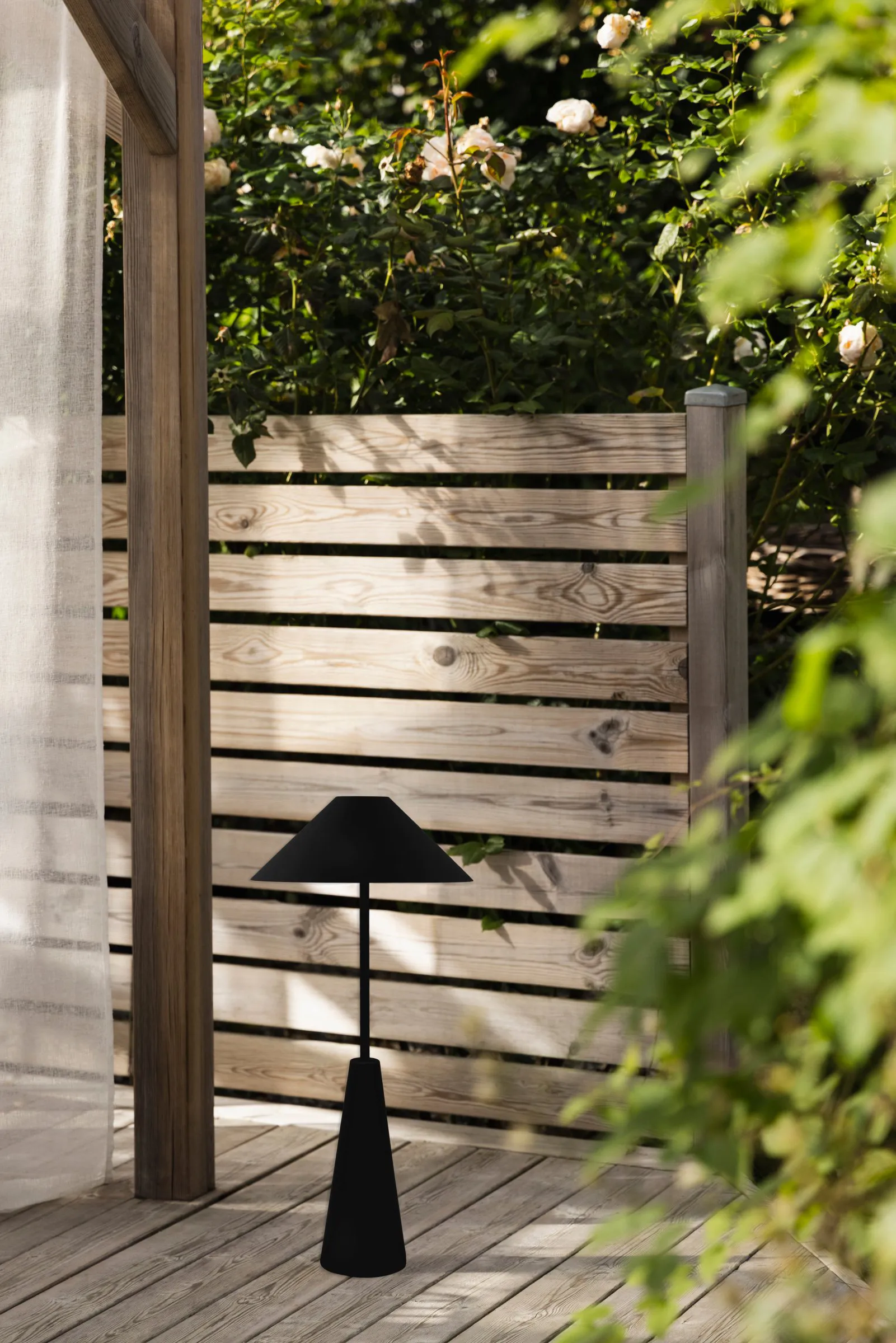 Lampada da terra portatile Cannes , Nero Globen Lighting