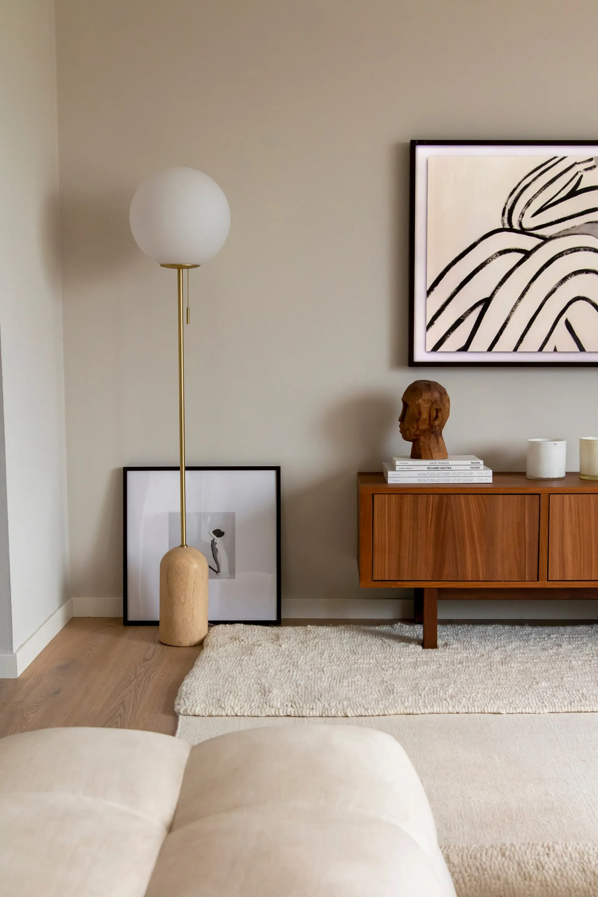 Lampada da terra Torrano, Travertino Globen Lighting