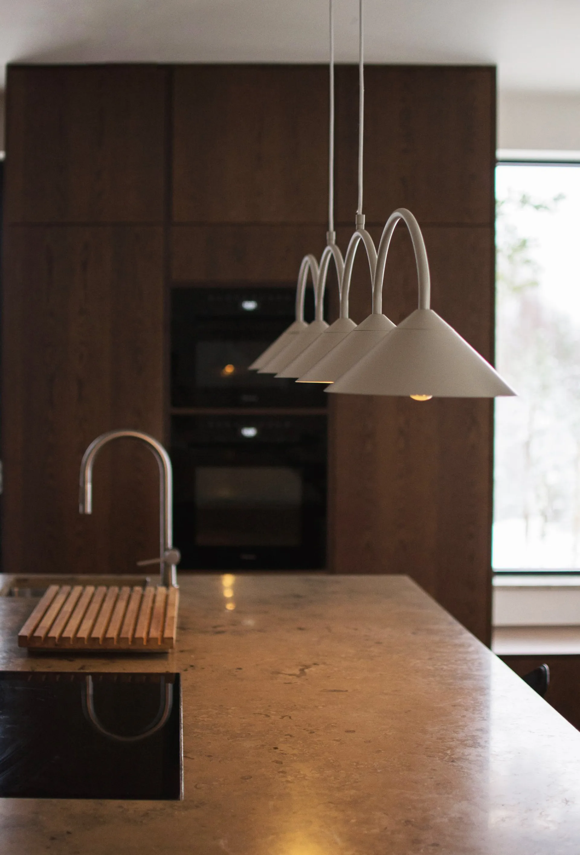Lampadario Curve 5, Beige Globen Lighting