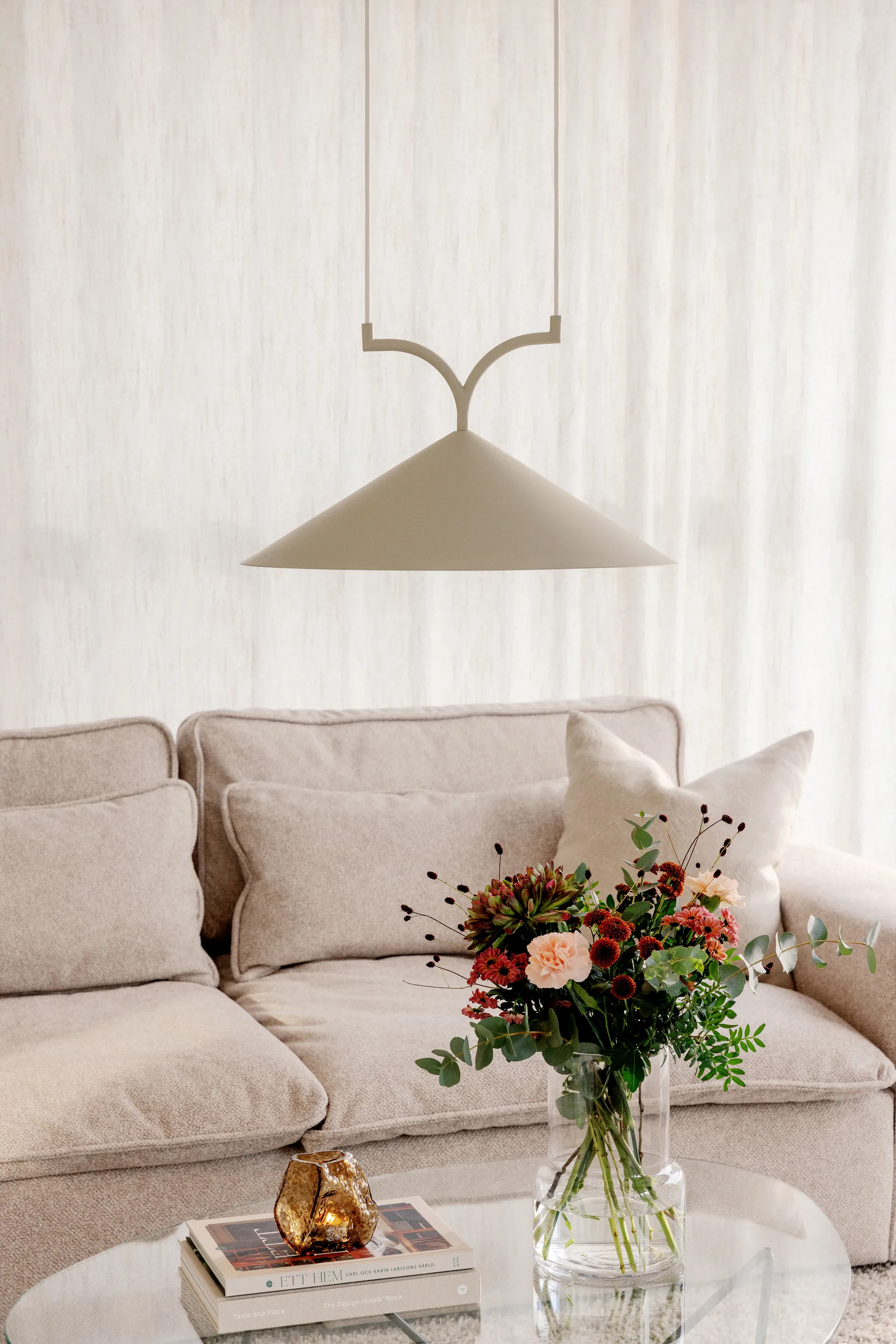 Lampadario Curve 50, Beige Globen Lighting