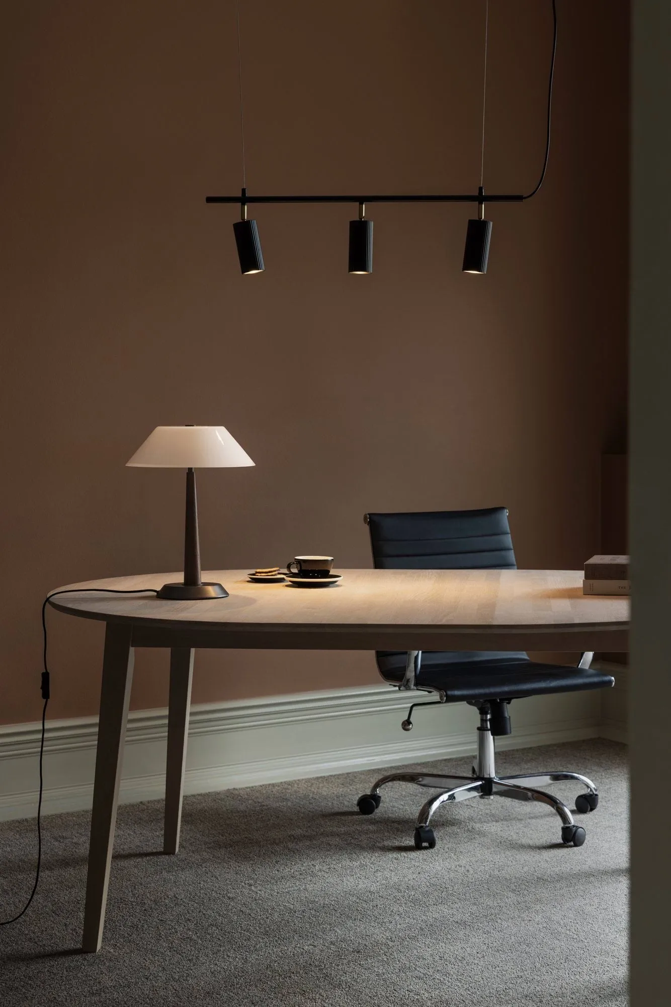 Lampadario lungo Hubble 3, Nero Globen Lighting