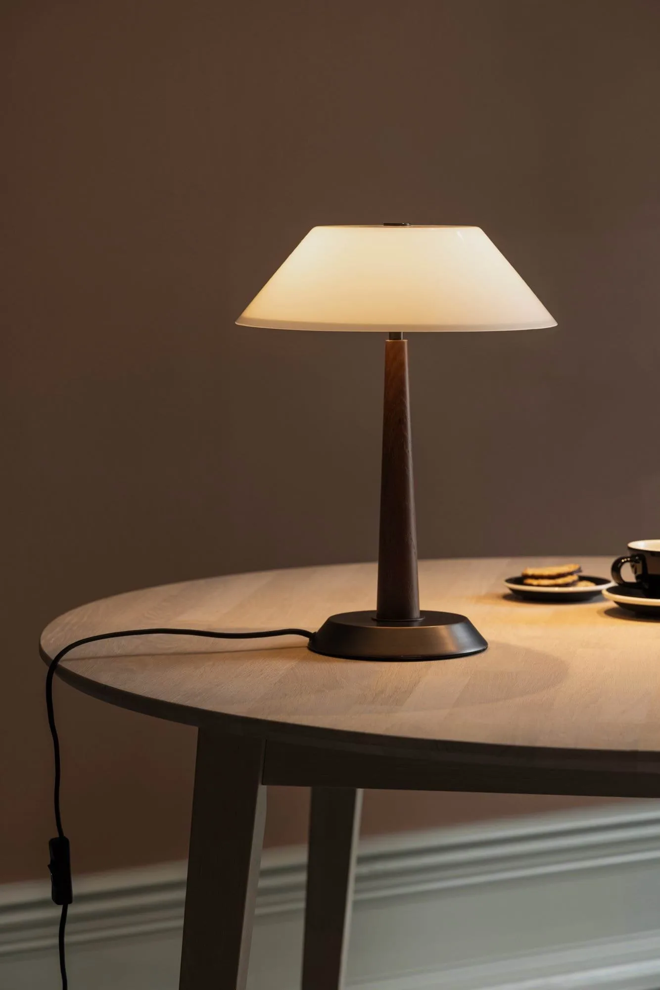 Ligna lampada da tavolo, Mordenzato marrone, Ø29x39,2 cm Globen Lighting