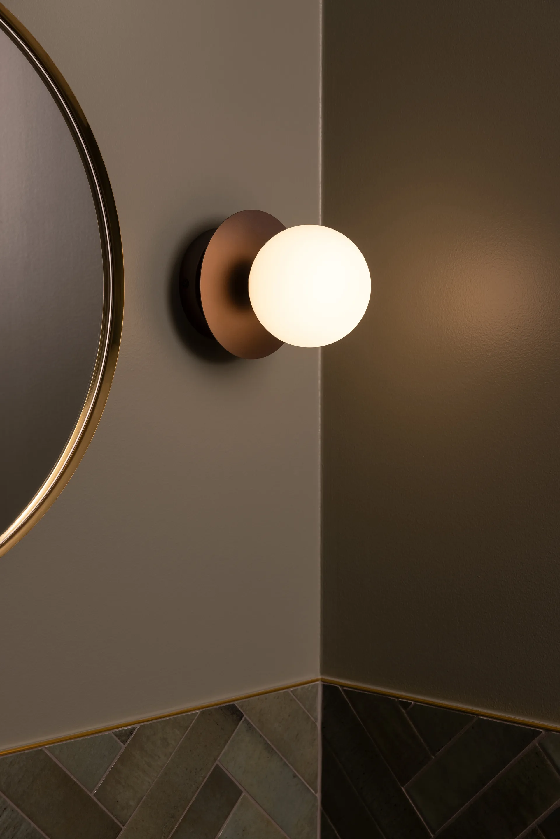 Plafoniera Art Deco, Bronzo-bianco Globen Lighting