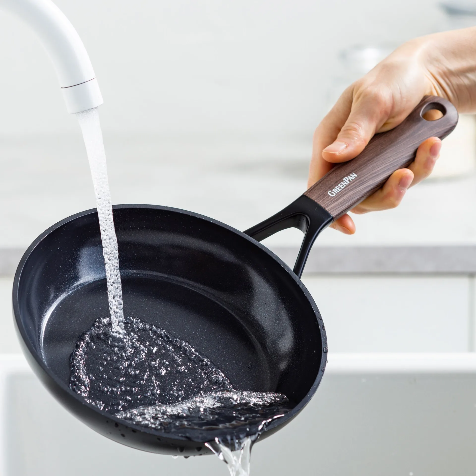 Padella Eco Smartshape 28 cm, Dark wood GreenPan