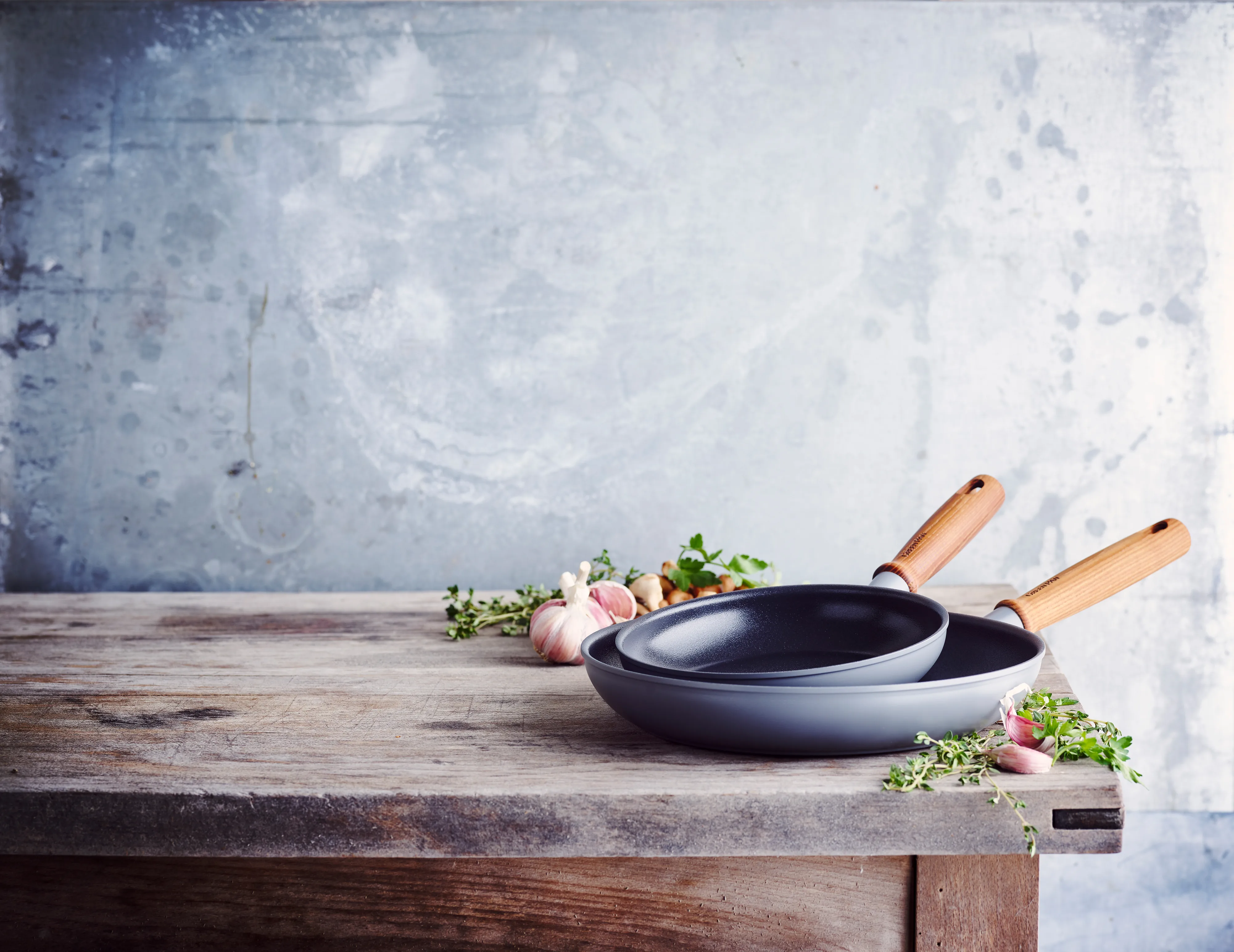 Padella wok in acciaio inox con coperchio in vetro acquista QUI
