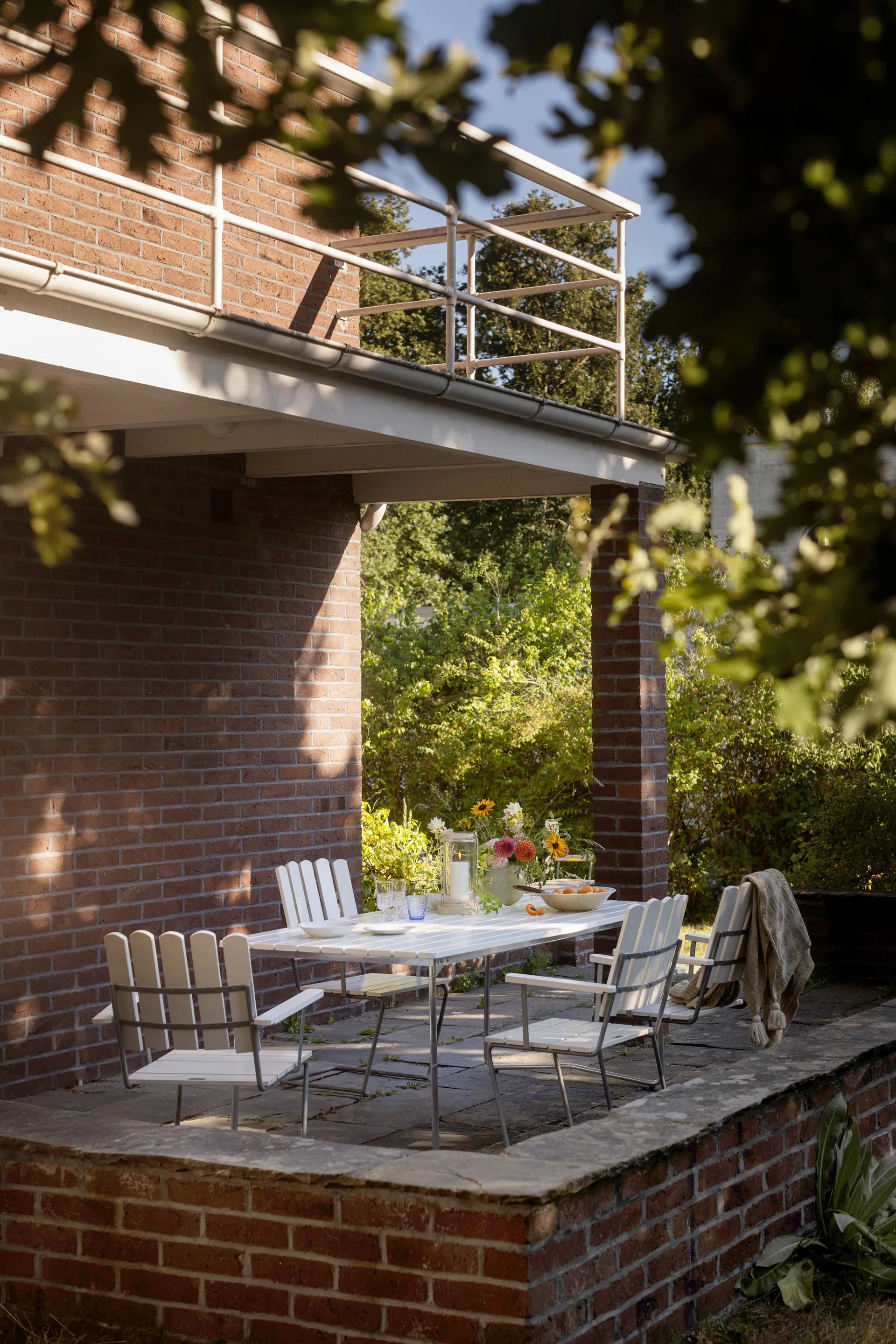 A2 poltrona, Vernice bianca su quercia zincata a caldo Grythyttan Stålmöbler