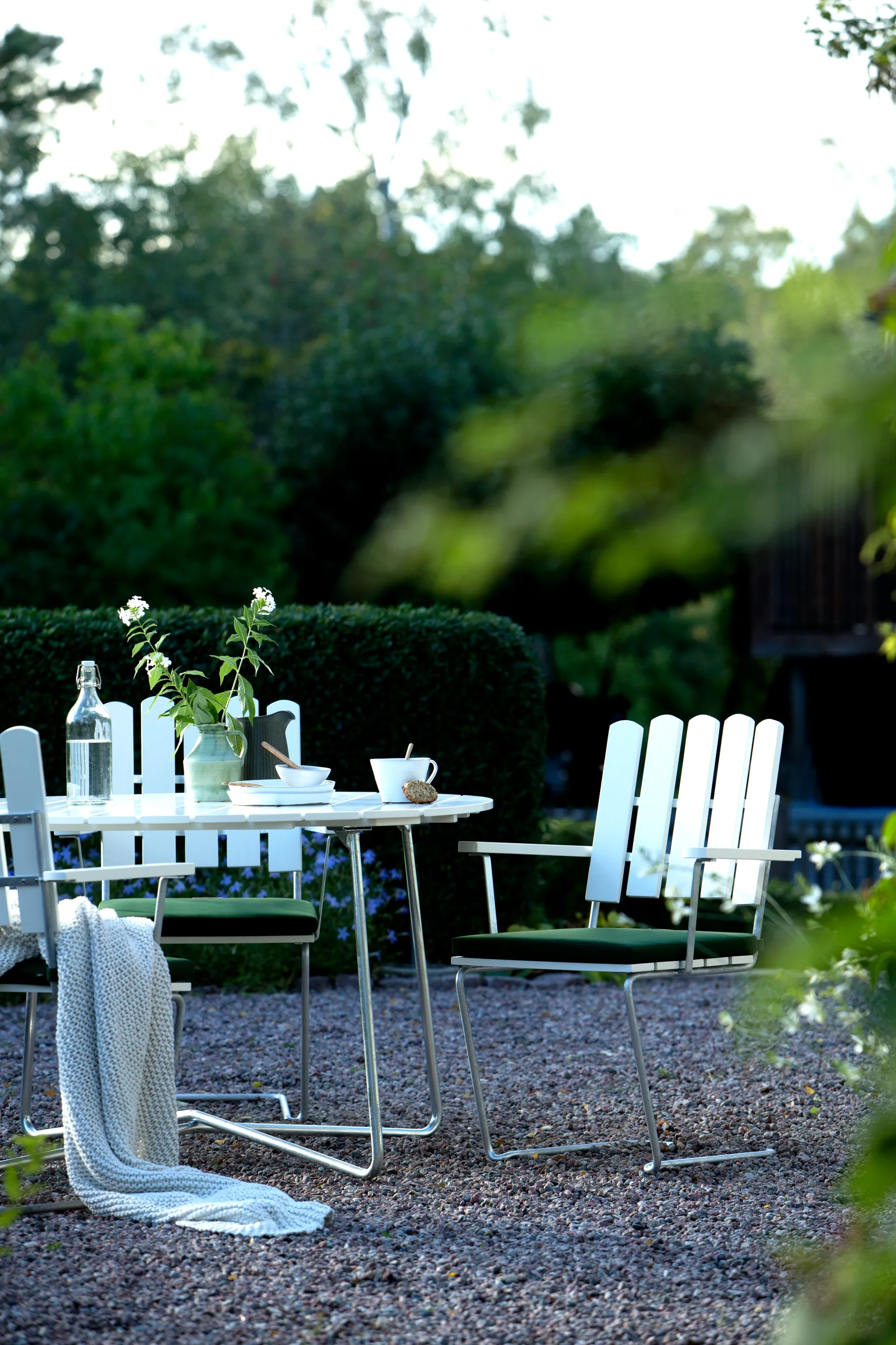 Gruppo da pranzo Grythyttan bianco 9A Ø120cm + 5 A2 Grythyttan Stålmöbler