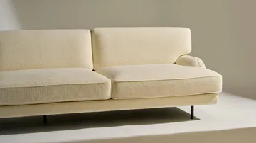 Divano Flaneur a 3 posti - Bouclé-nero opaco - GUBI