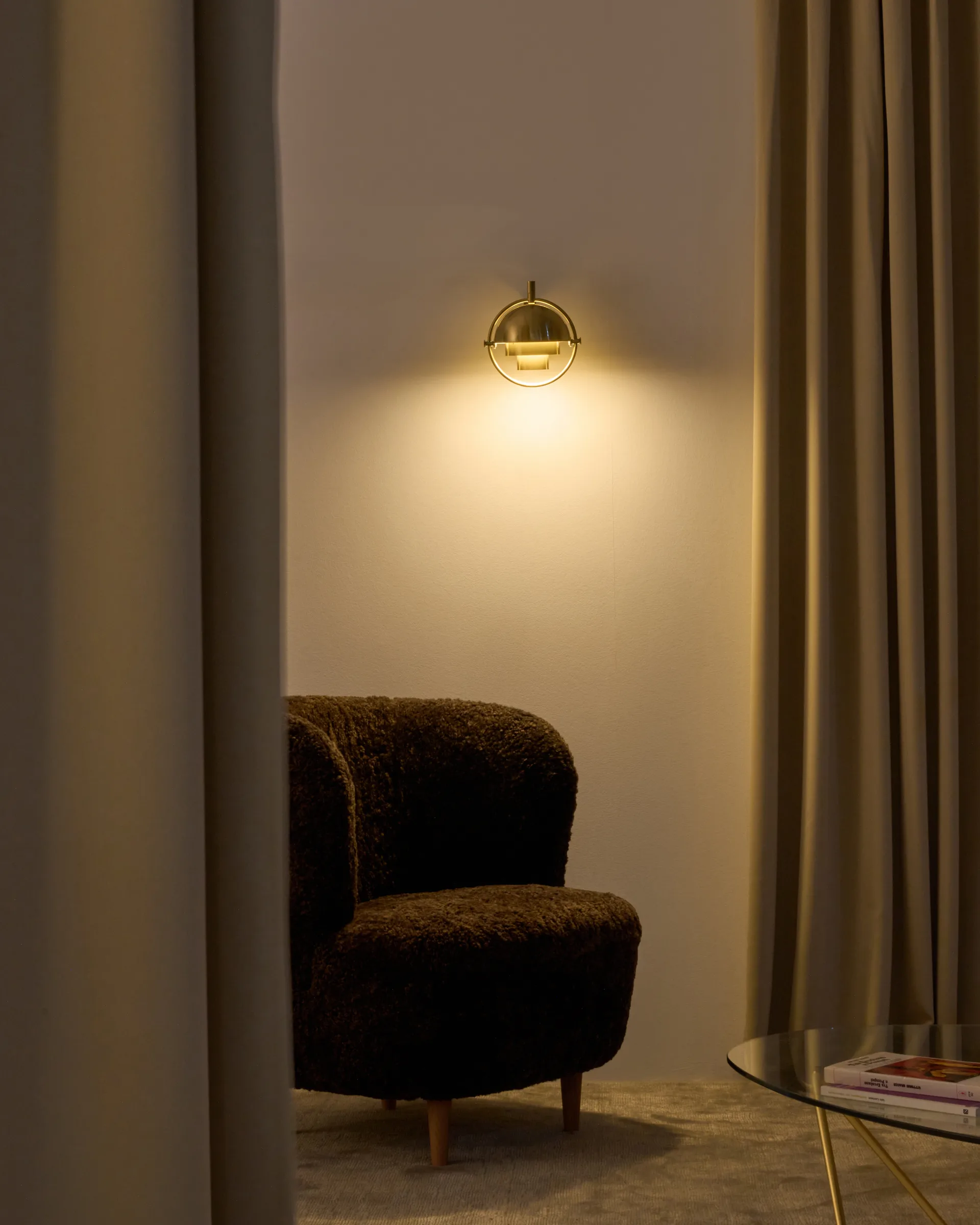 Lampada da parete Multi-Lite, Ottone GUBI