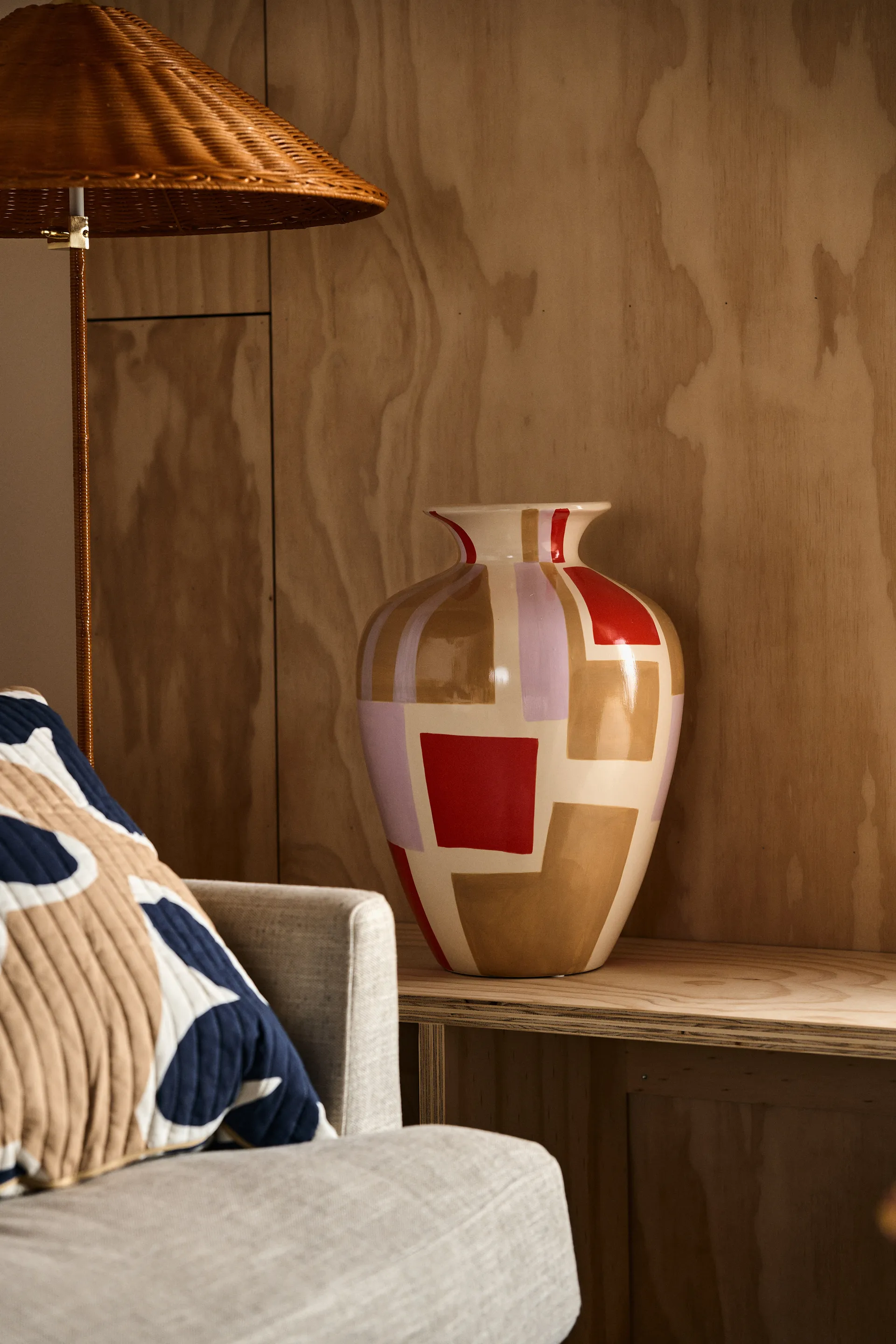 Lampada da pavimento 9602, Ottone, vimini di salice GUBI