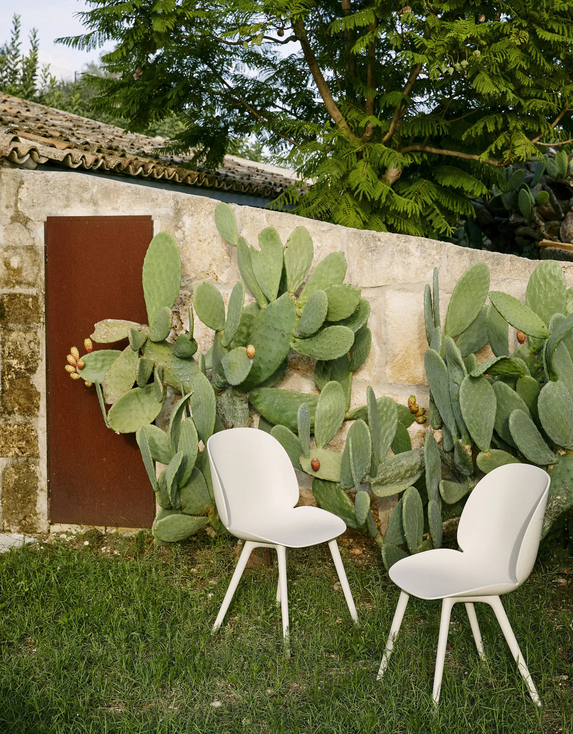 Poltroncina Beetle Dining Outdoor, Alabaster white GUBI