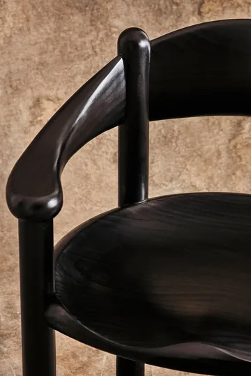 Sedia con braccioli Daumiller - Pino nero-marrone - GUBI