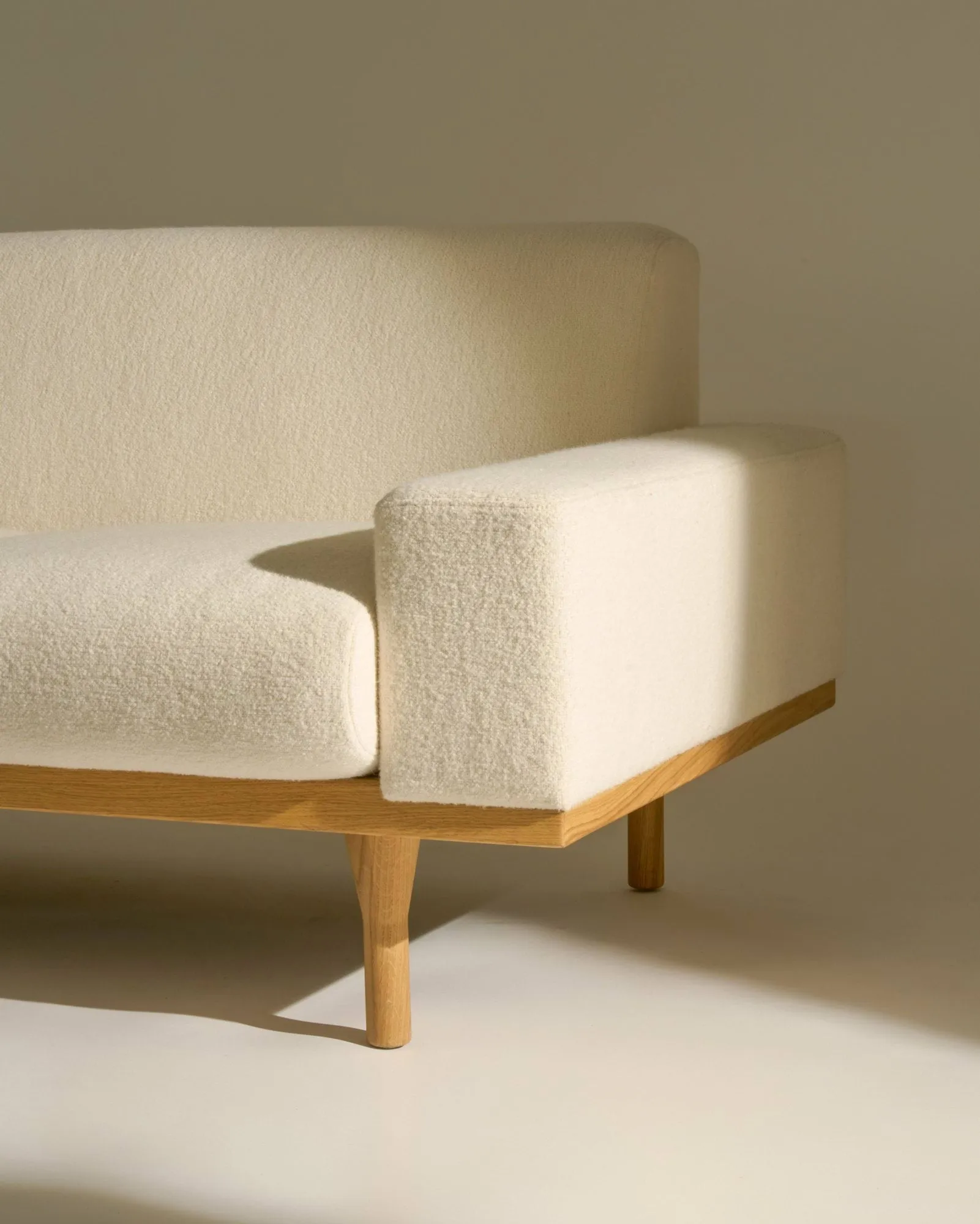 SW50 divano, Harp 24 Ivory-rovere oliato, 4 posti GUBI