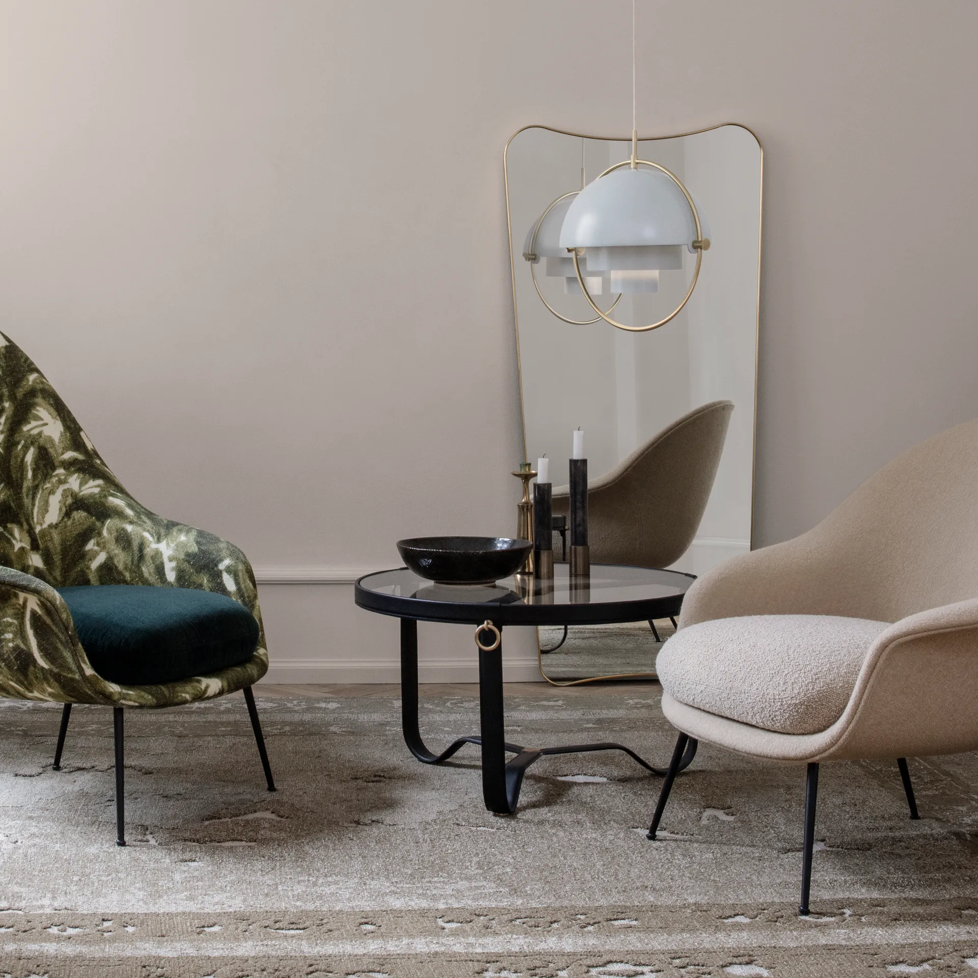 Tavolino Adnet Ø 70 cm, Nero GUBI