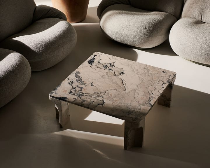Tavolino Doric 80x80 cm, Grigio elettrico GUBI