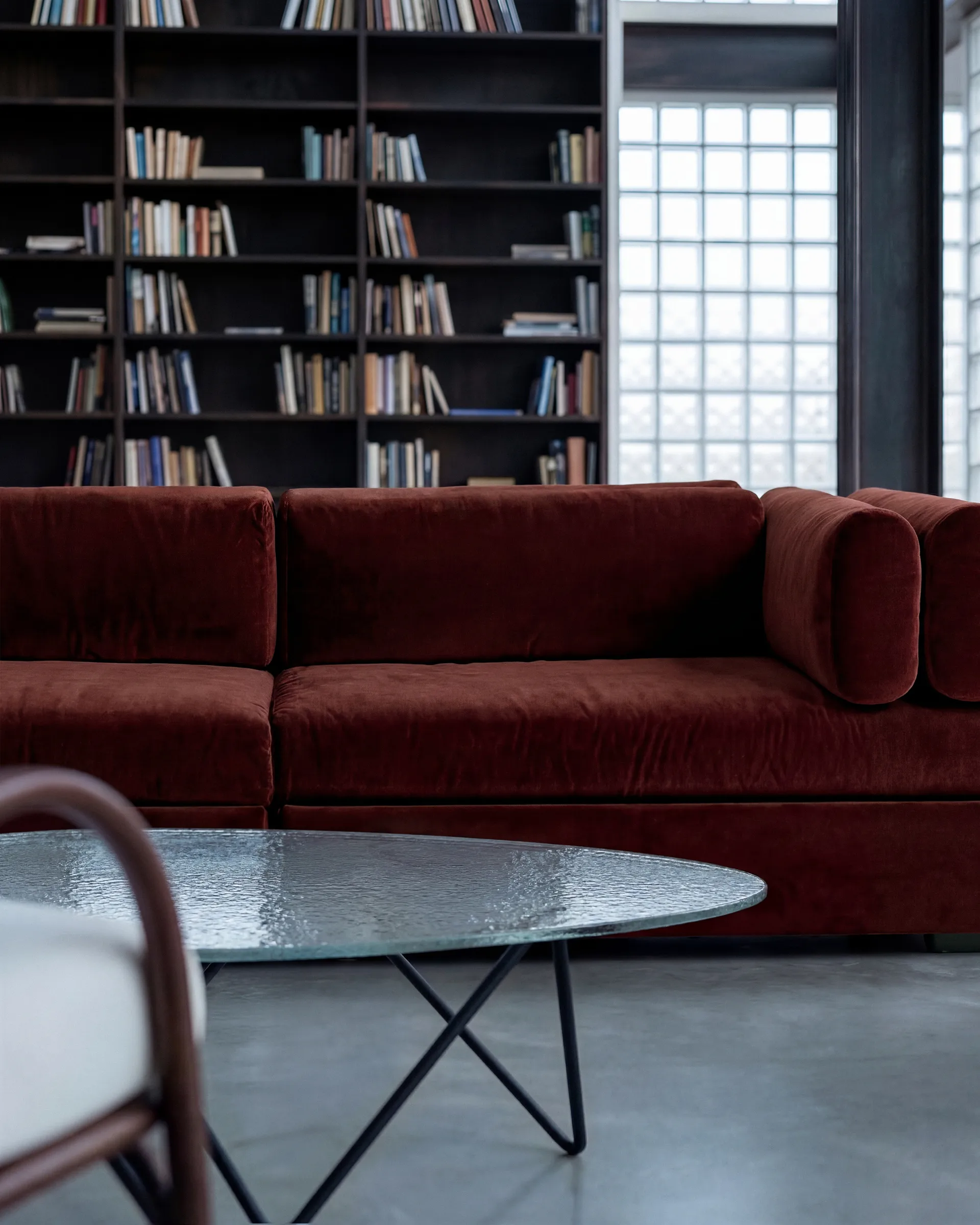 Tavolino Pedrera, Nero semimatt-vetro strutturato trasparente GUBI