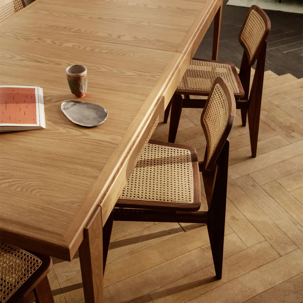 Tavolo da pranzo S-table, rovere laccato opaco, estensibile GUBI