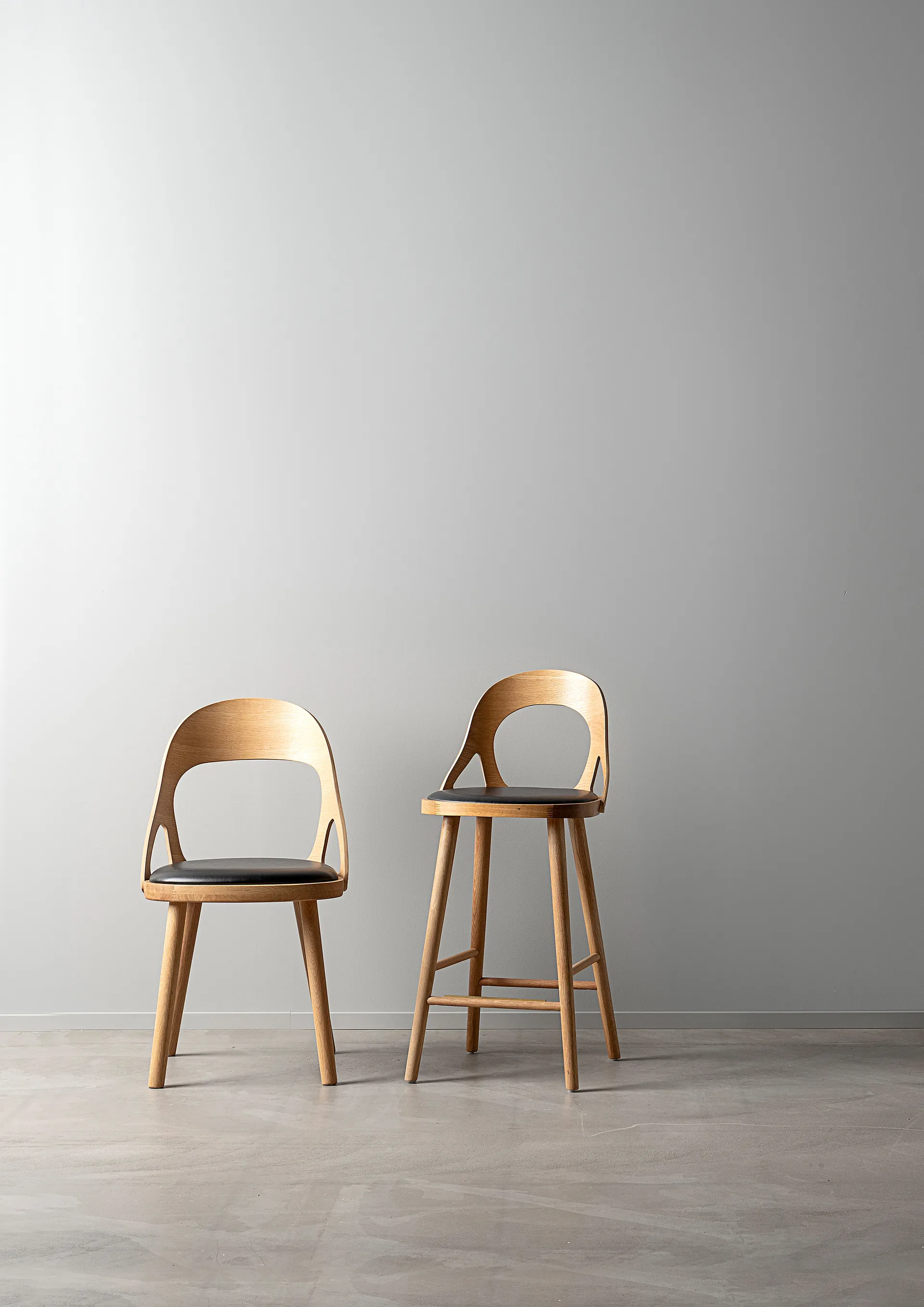 Sedia da bar Colibri 63 cm, Rovere oliato, cuscino nero Hans K