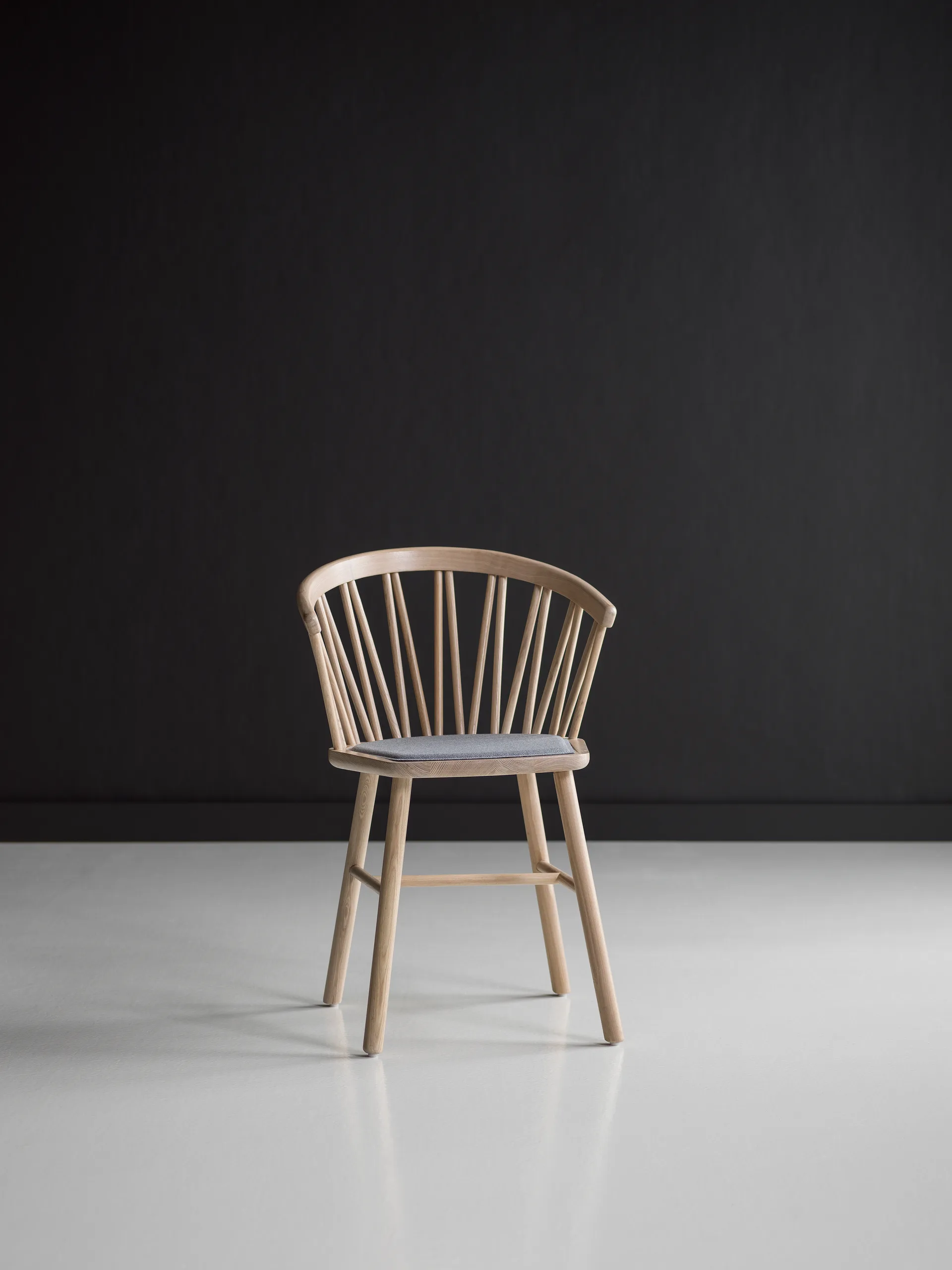Sedia lounge ZigZag, Frassino tinto chiaro Hans K