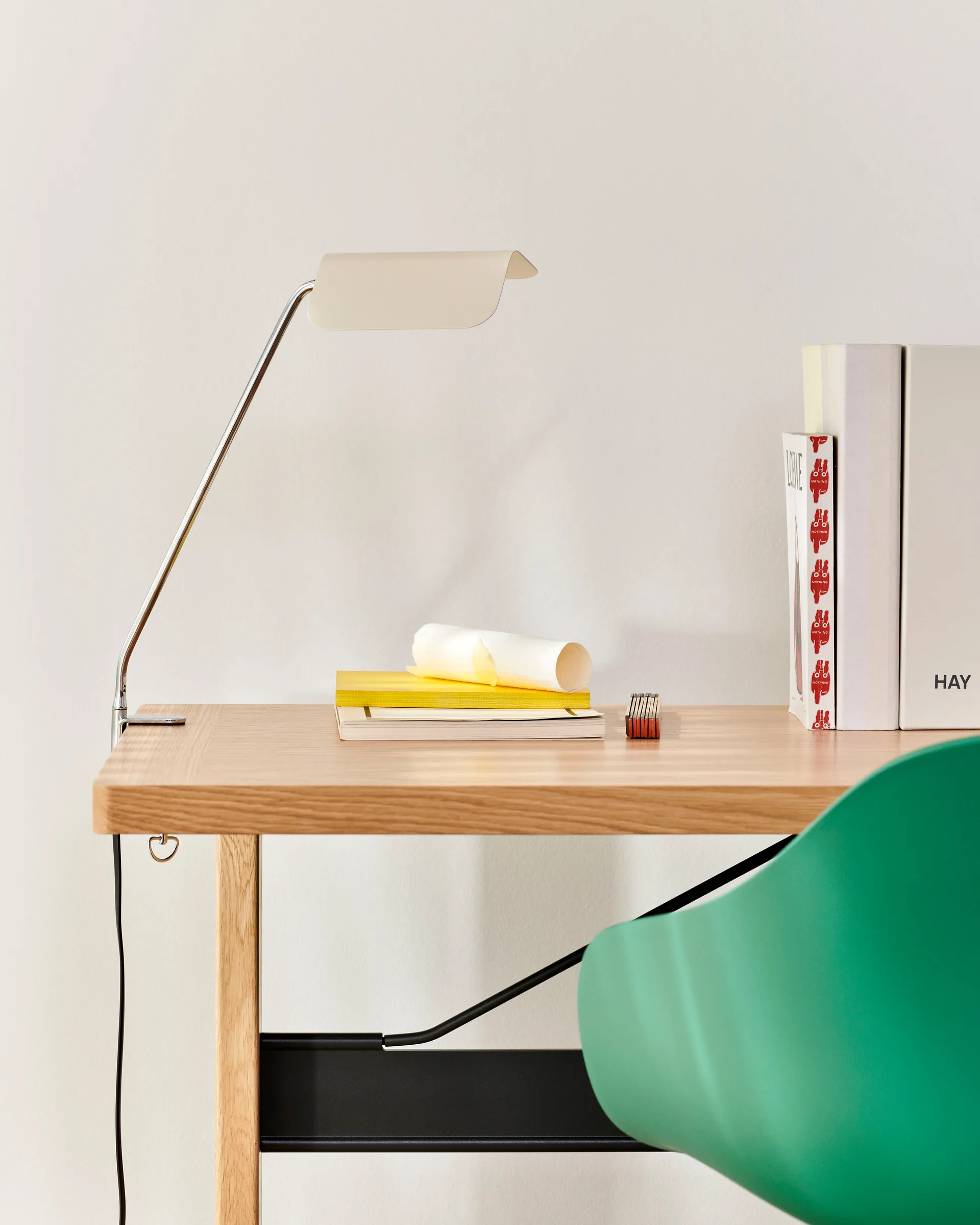 Apex Clip lampada da scrivania, Oyster white HAY