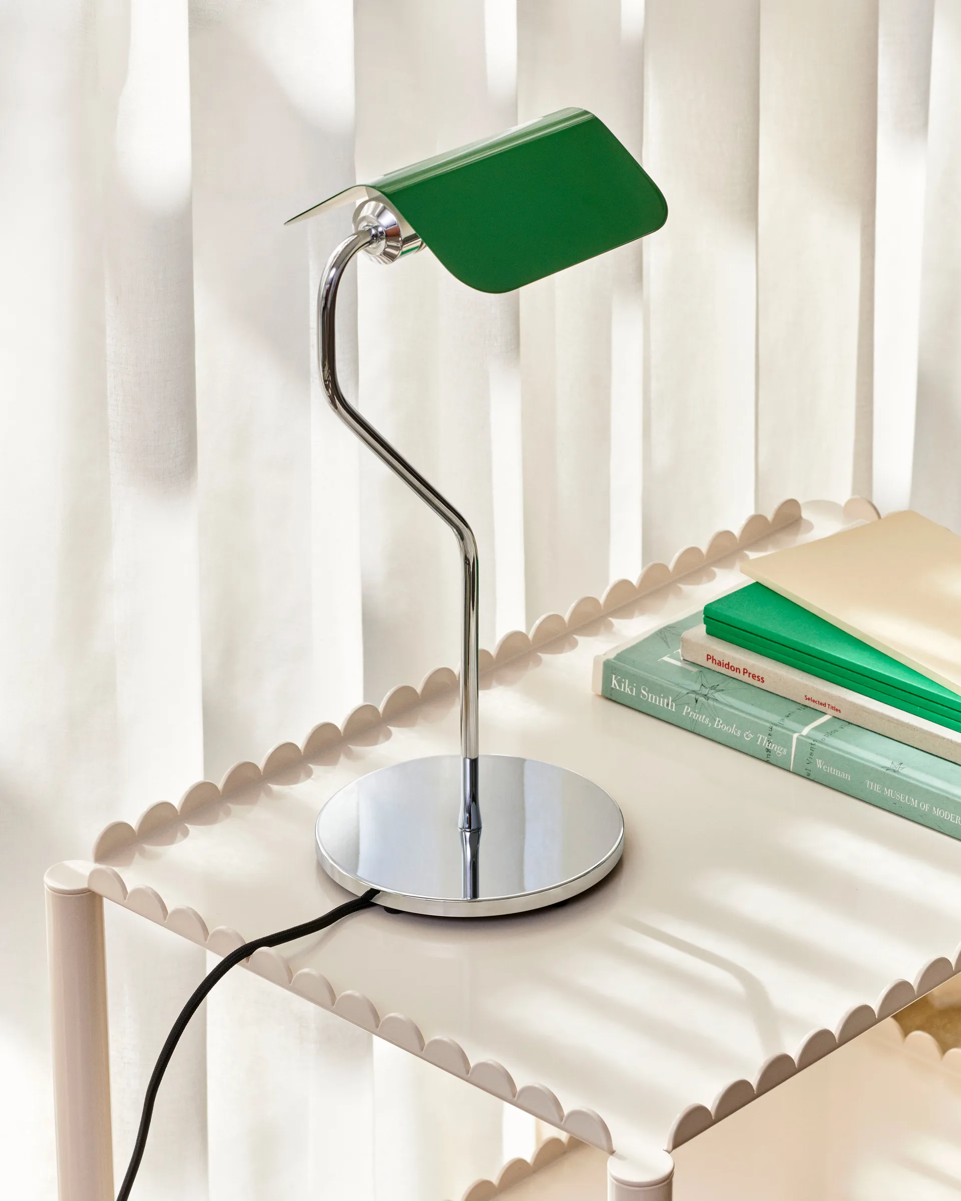 Apex lampada da tavolo, Verde smeraldo HAY