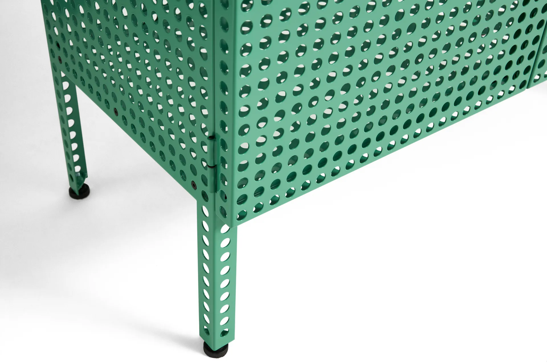 Armadio Perforated Cabinet piccolo, Jade morbido HAY