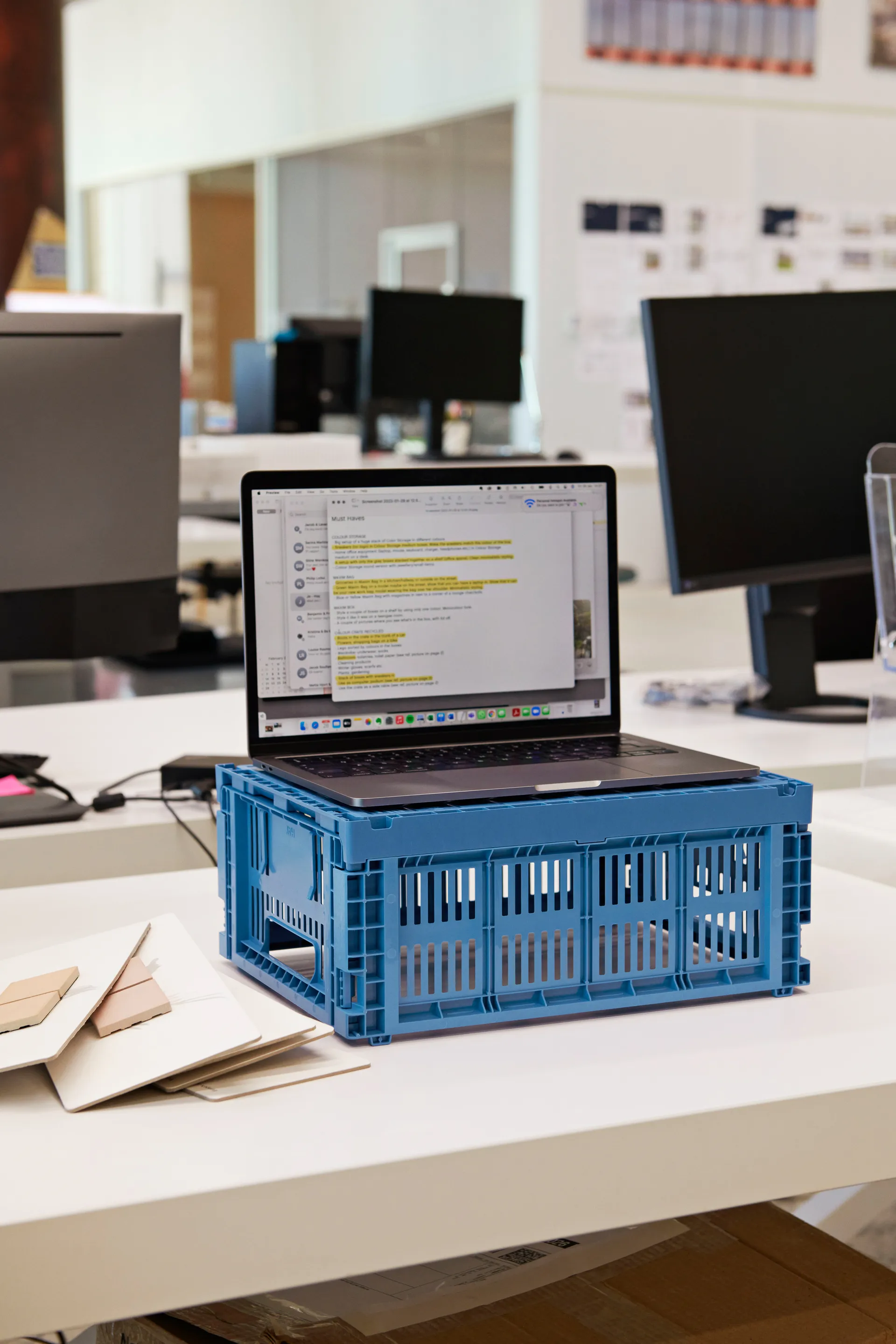 Cassetta Colour M 26,5x34,5 cm, Electric blue HAY