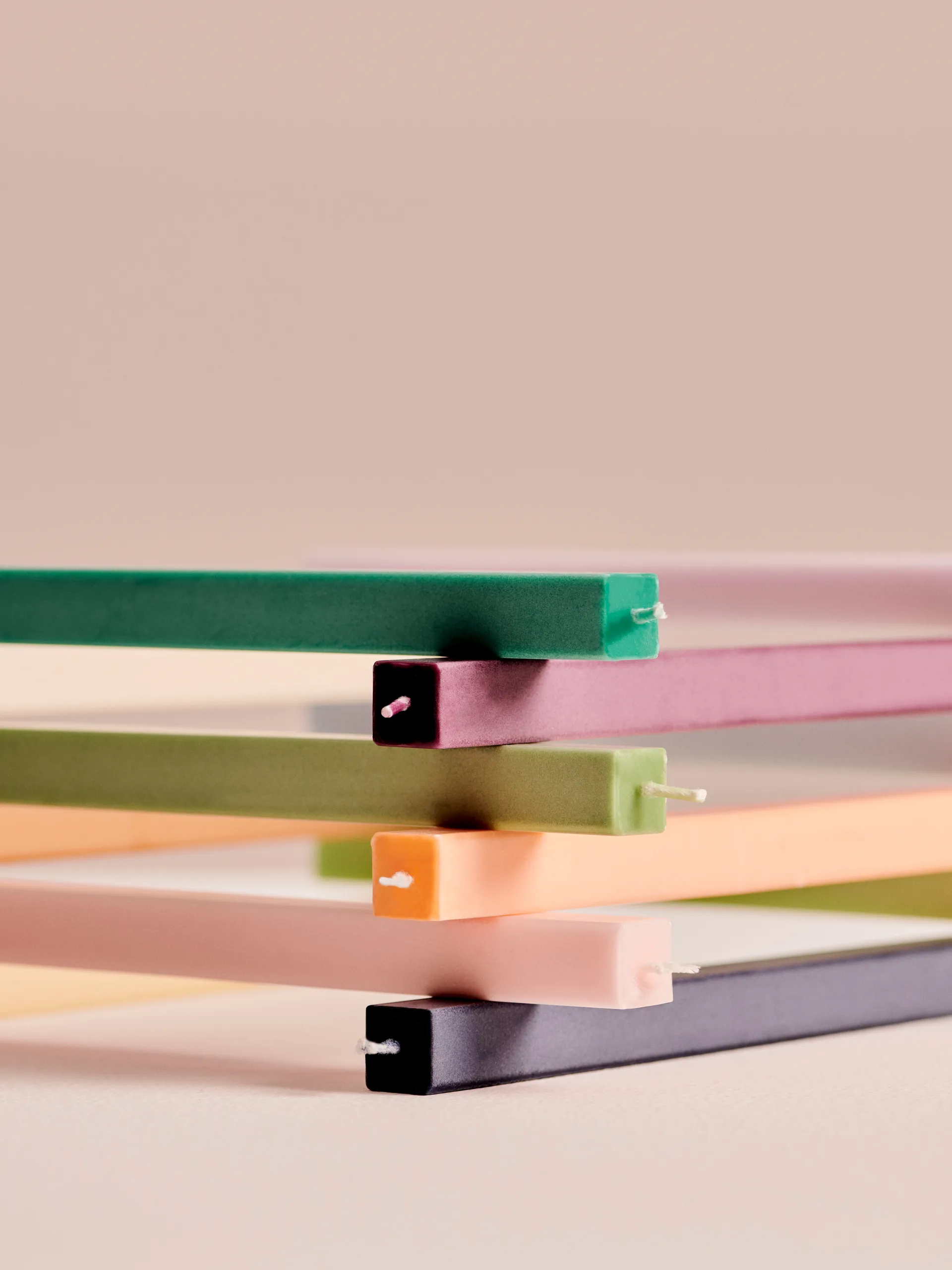 Confezione da 4 candele miste Square Candle, Pastel HAY