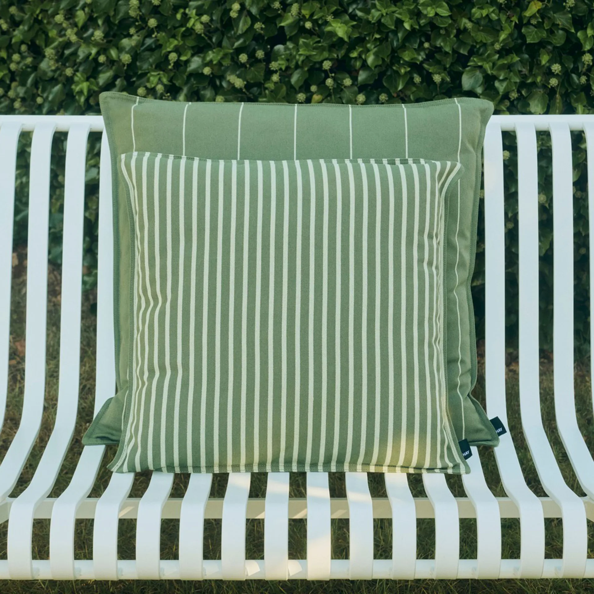 Cuscino Terrazza, Olive narrow stripe, 60x60 cm HAY