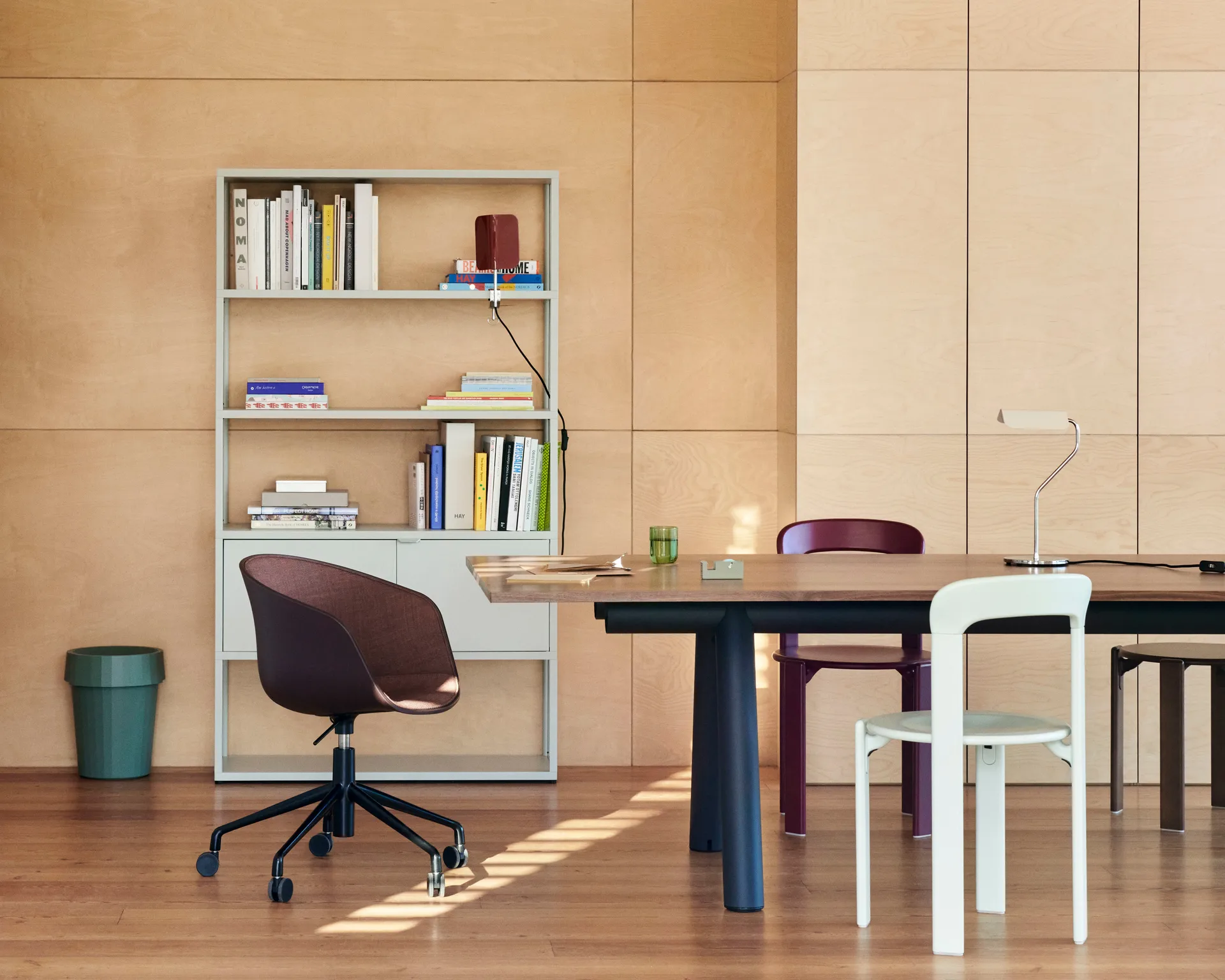 Lampada Apex Clip, Rosso granata HAY