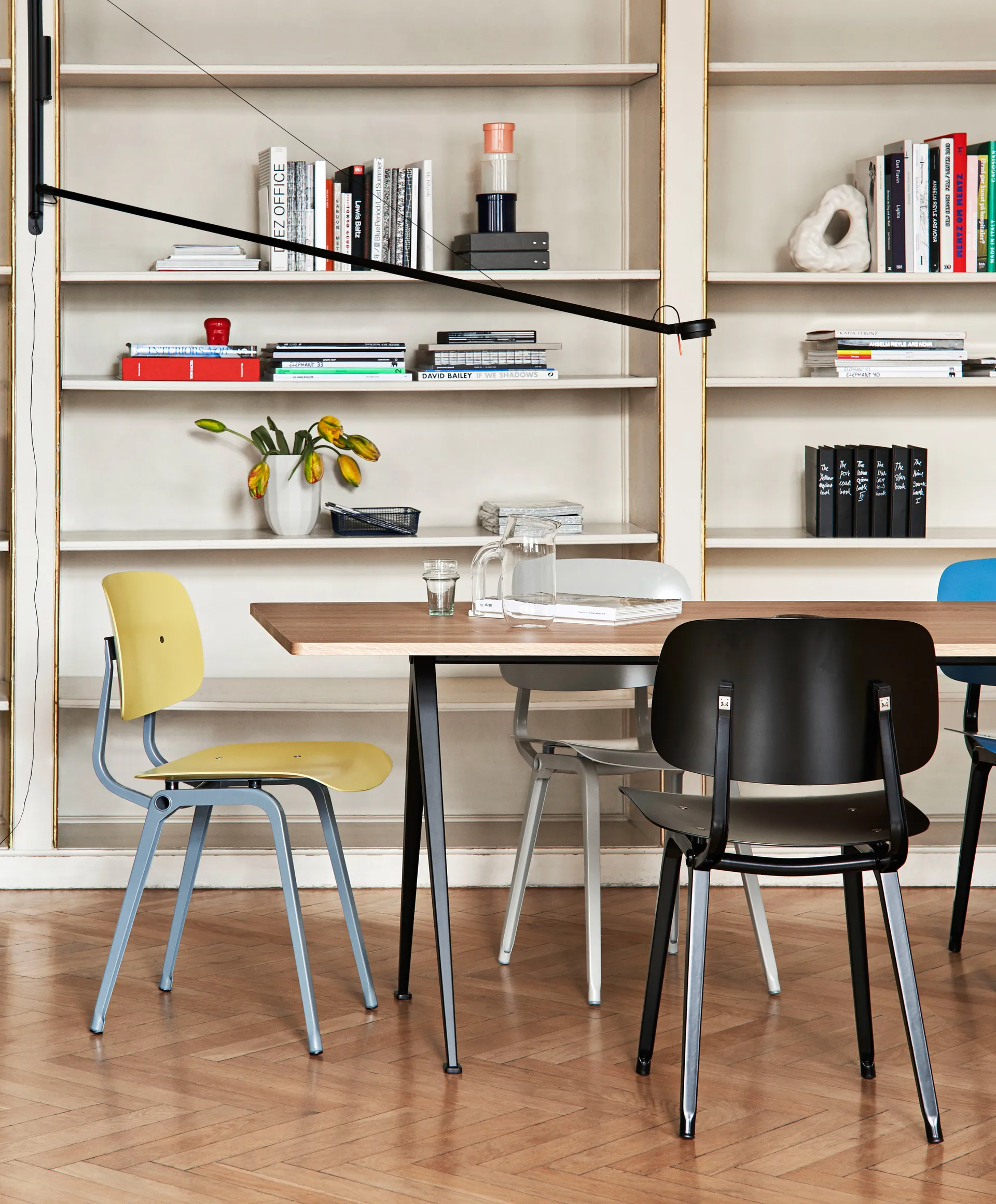 Lampada da parete Fifty-Fifty, Soft black HAY