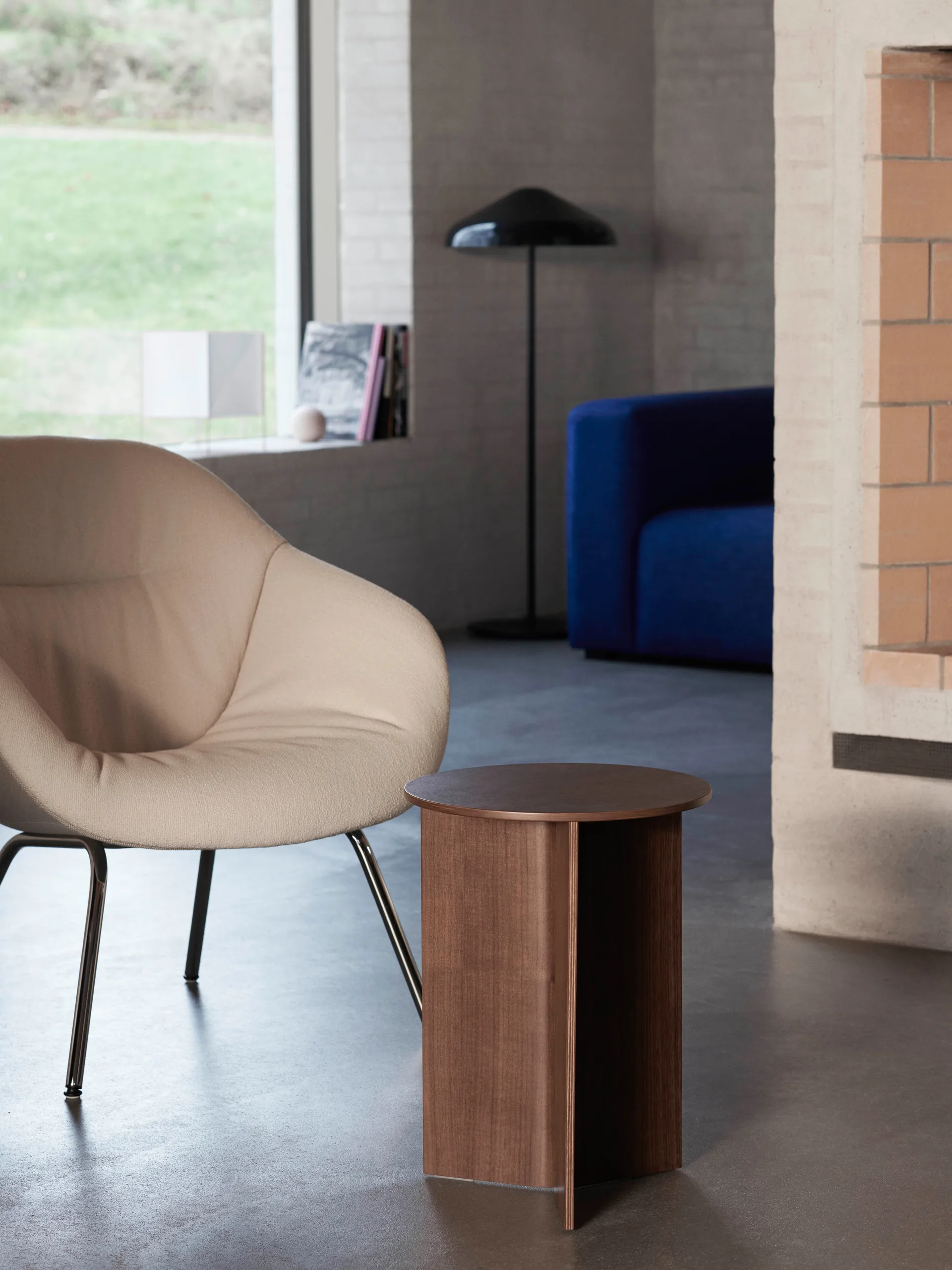 Lampada da pavimento Pao Steel Ø 47 cm, Soft black HAY