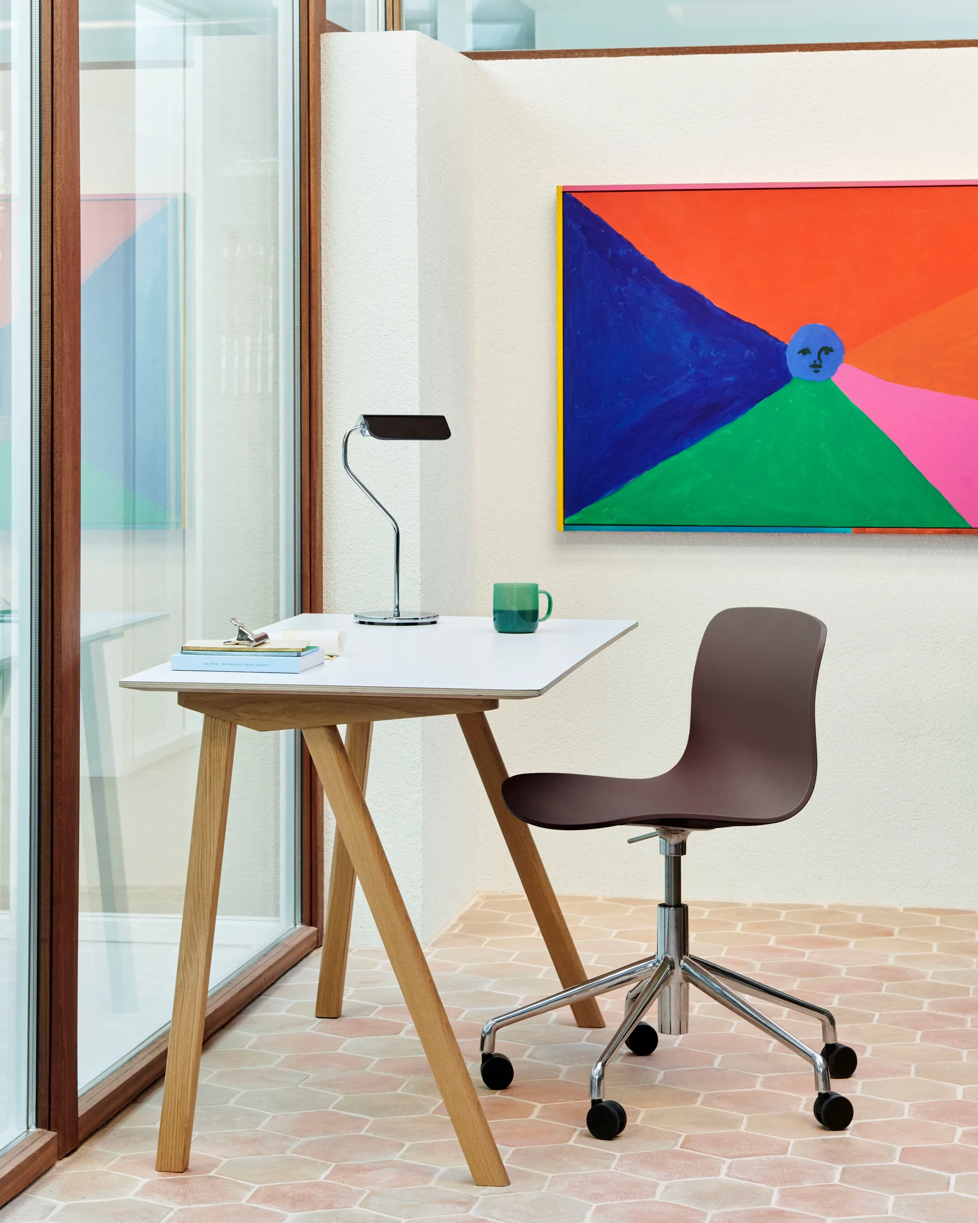 Lampada da tavolo Apex, Iron black HAY