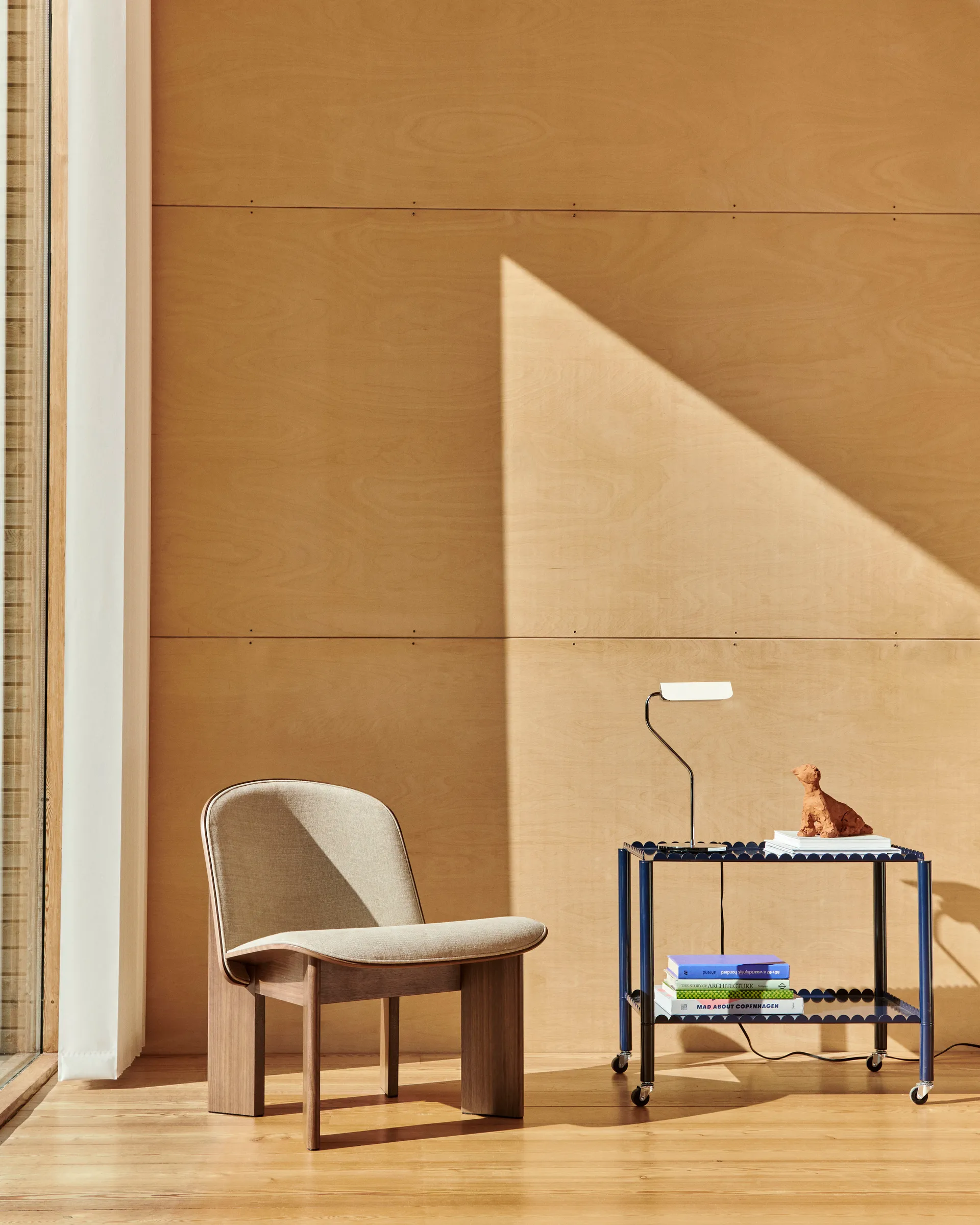 Lampada da tavolo Apex, Oyster white HAY