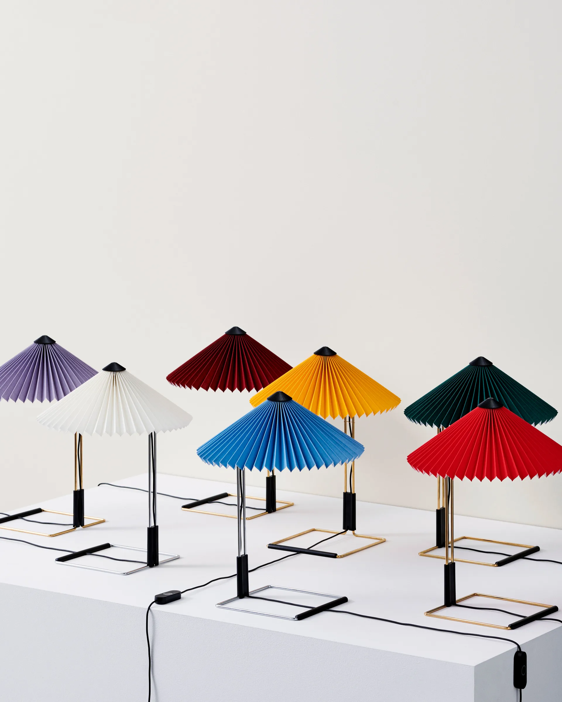 Lampada da tavolo Matin Ø 30 cm, Oxide red shade HAY