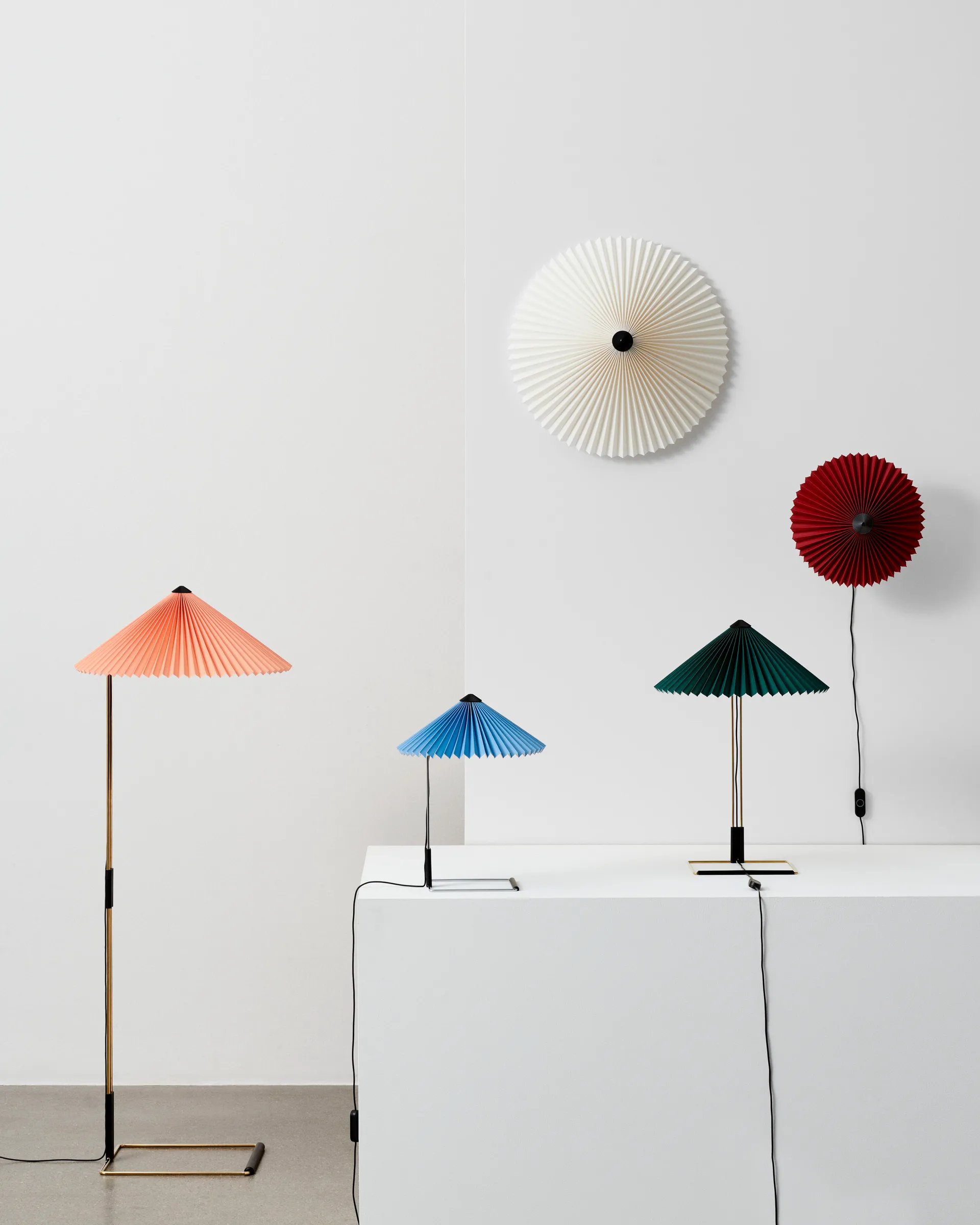 Lampada da tavolo Matin Ø 30 cm, Placid blue, acciaio HAY