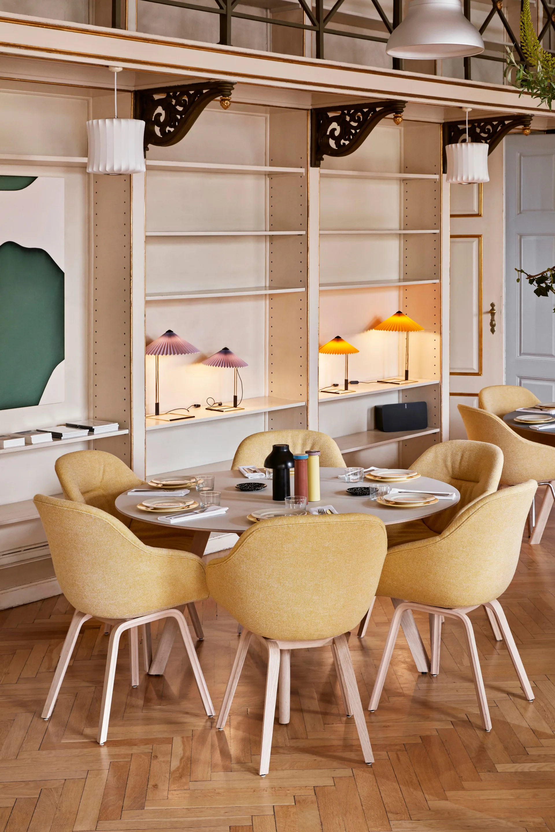 Lampada da tavolo Matin Ø 30 cm, Yellow shade HAY