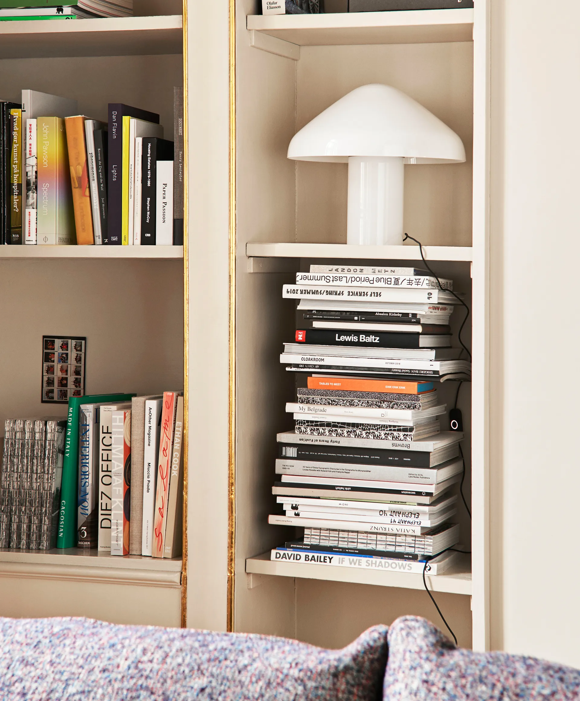 Lampada da tavolo Pao in vetro Ø 35 cm, Vetro opalino bianco HAY