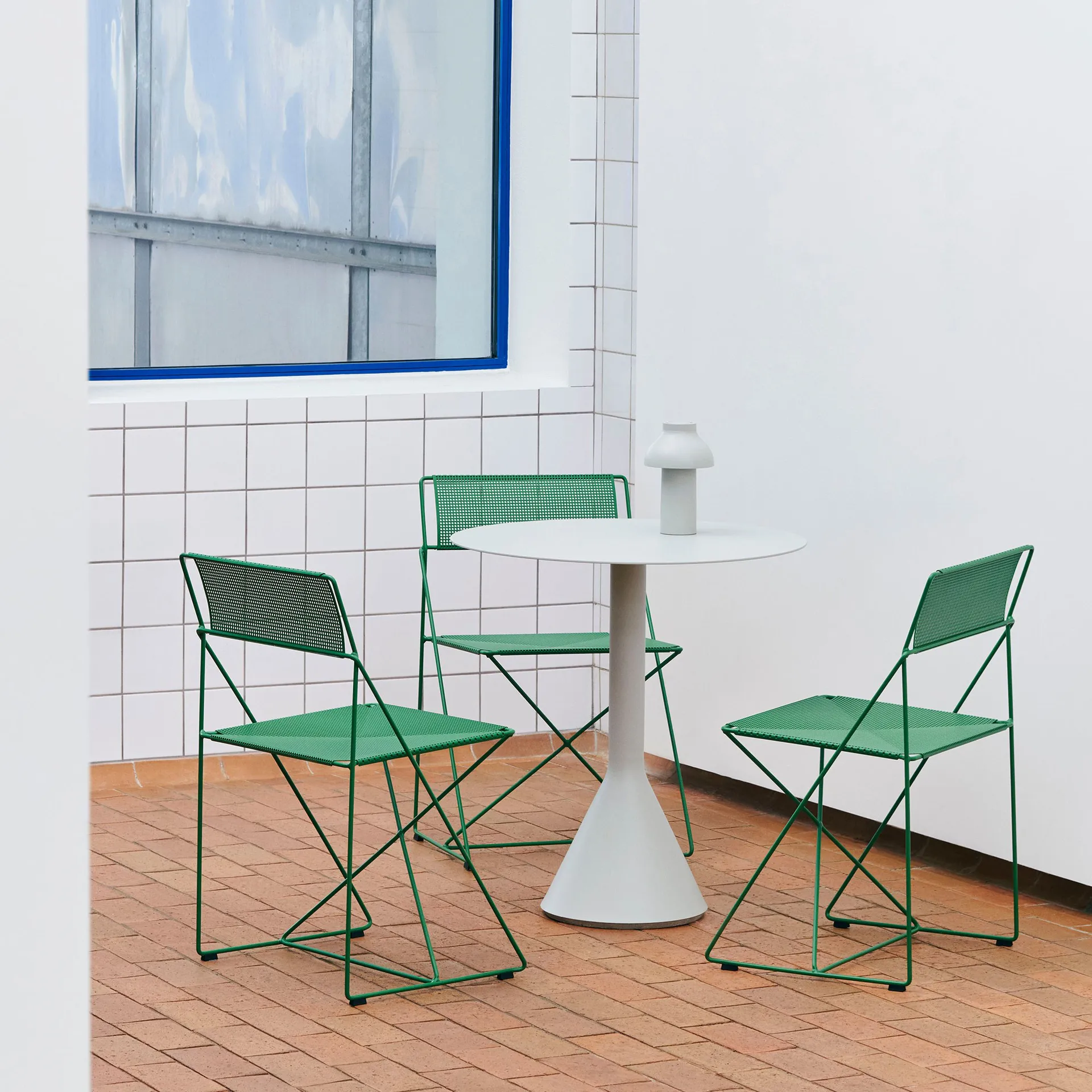 Lampada da tavolo PC Portable No 2 , Cool grey HAY