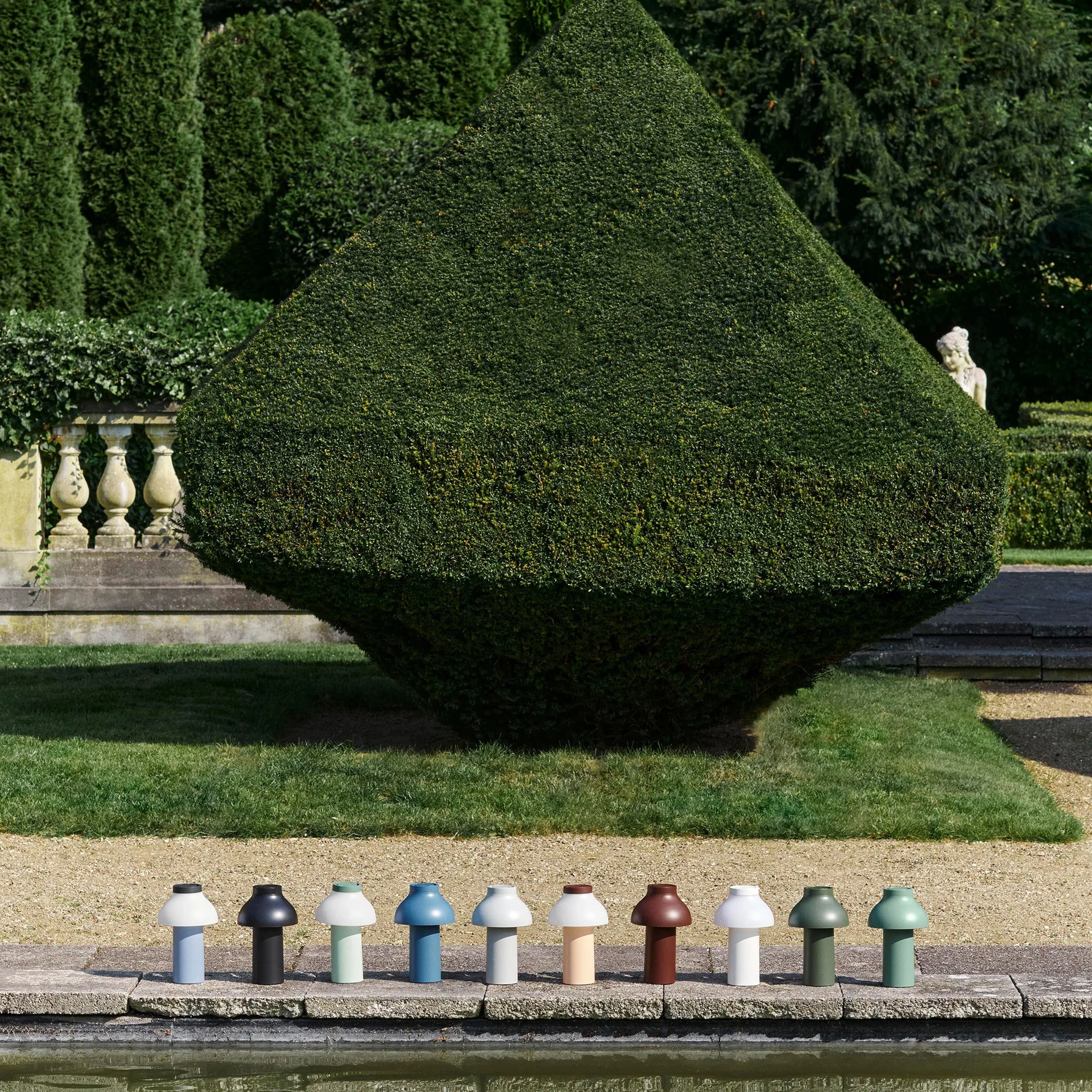 Lampada da tavolo PC Portable No 2 , Cream white HAY