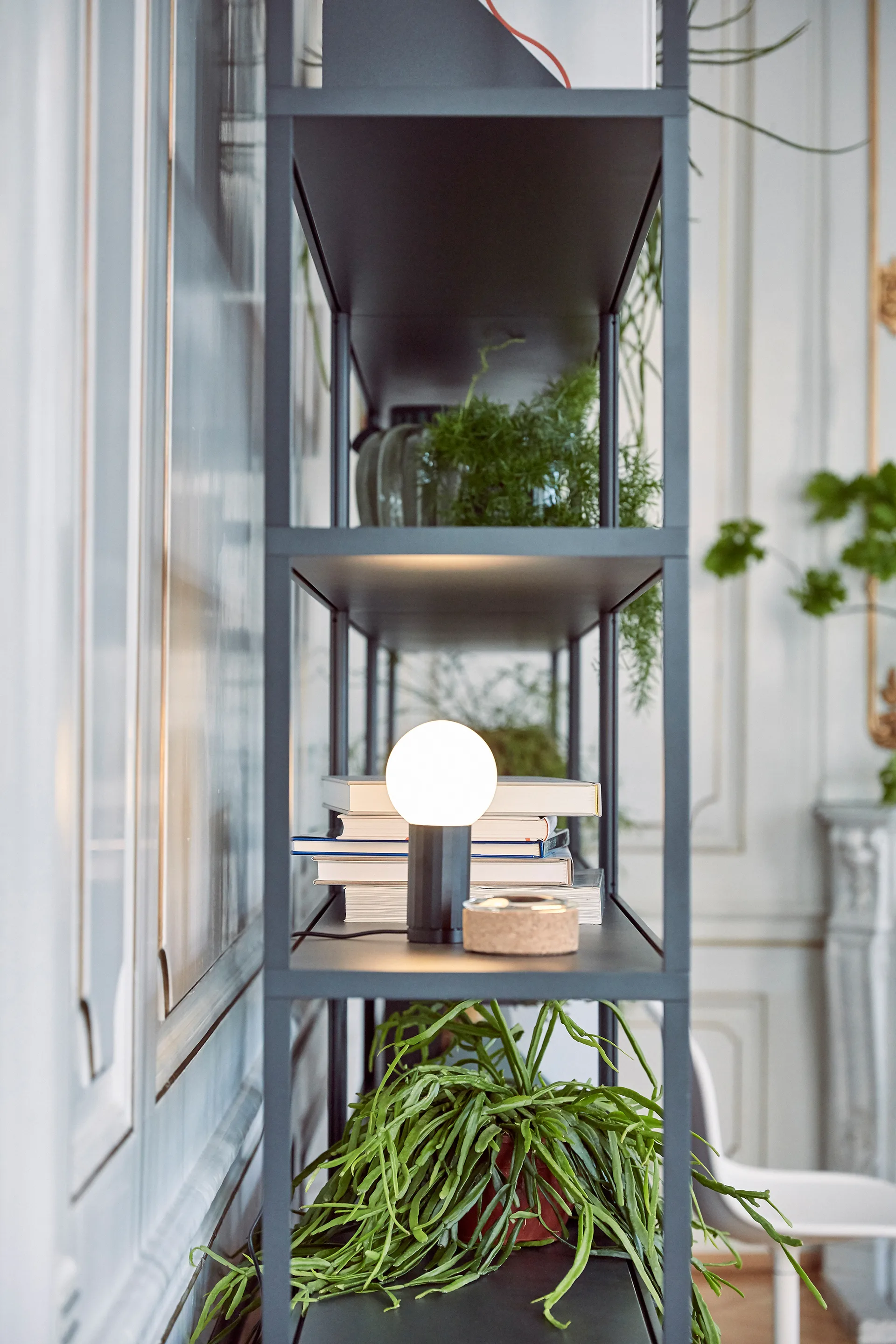 Lampada da tavolo Turn On, Nero HAY