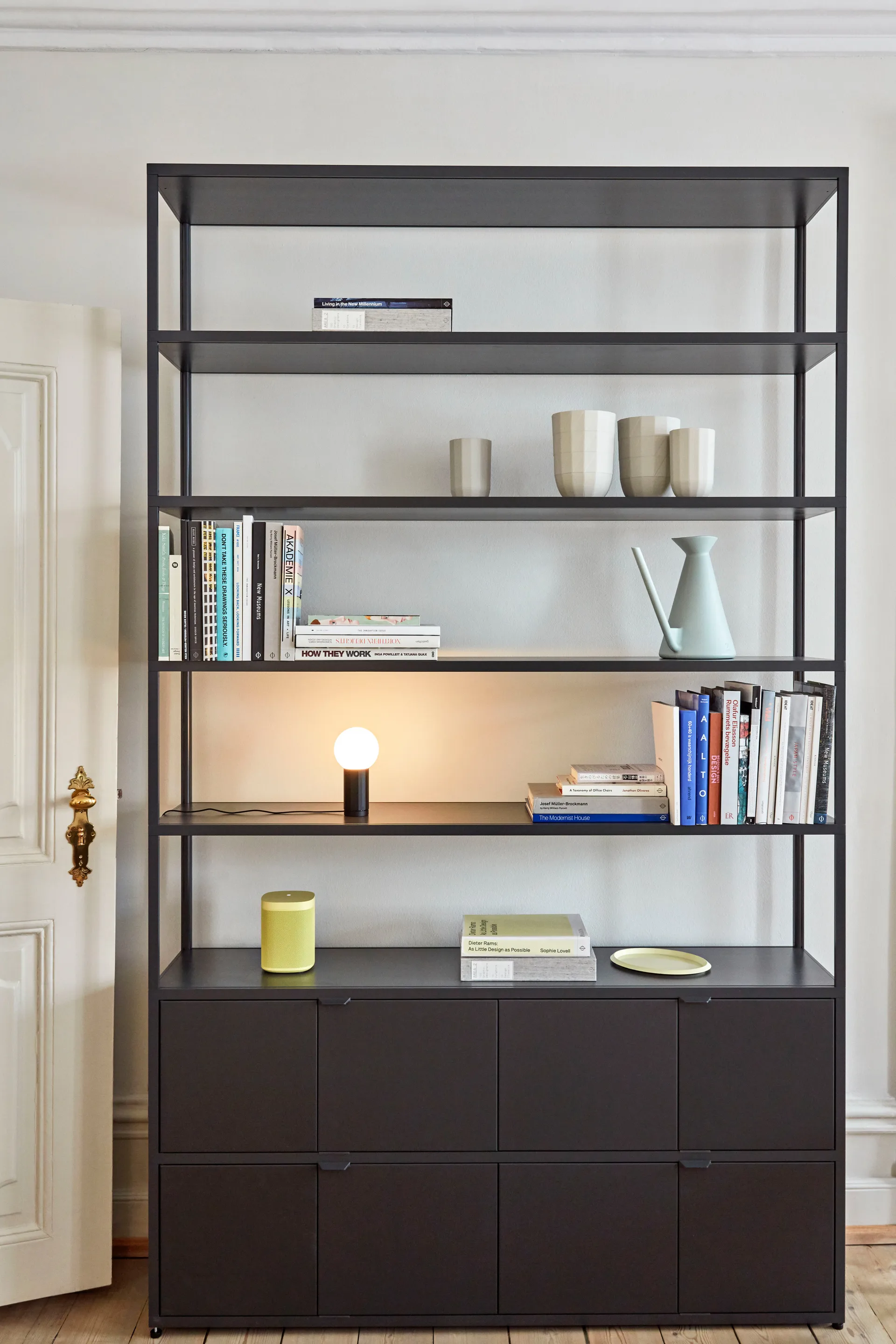 Lampada da tavolo Turn On, Nero HAY