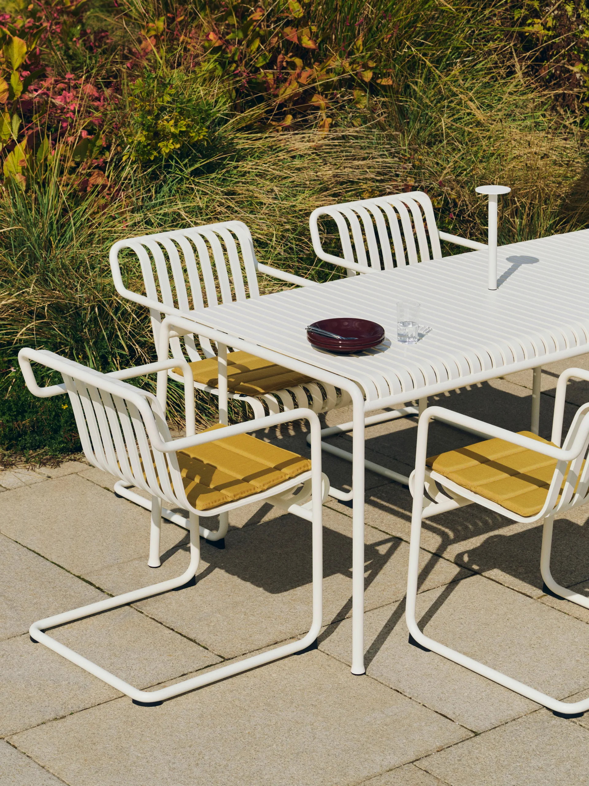 Lampada portatile Host, Bianco crema, 22 cm HAY