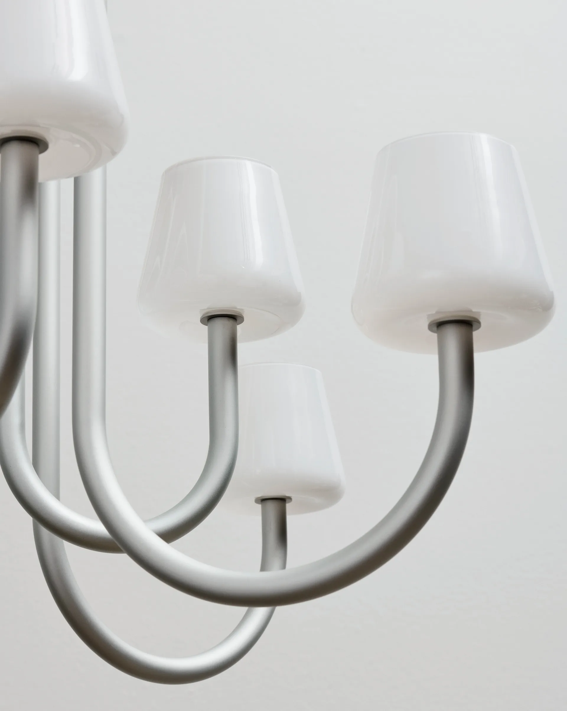 Lampadario Apollo 745, Bianco opale HAY