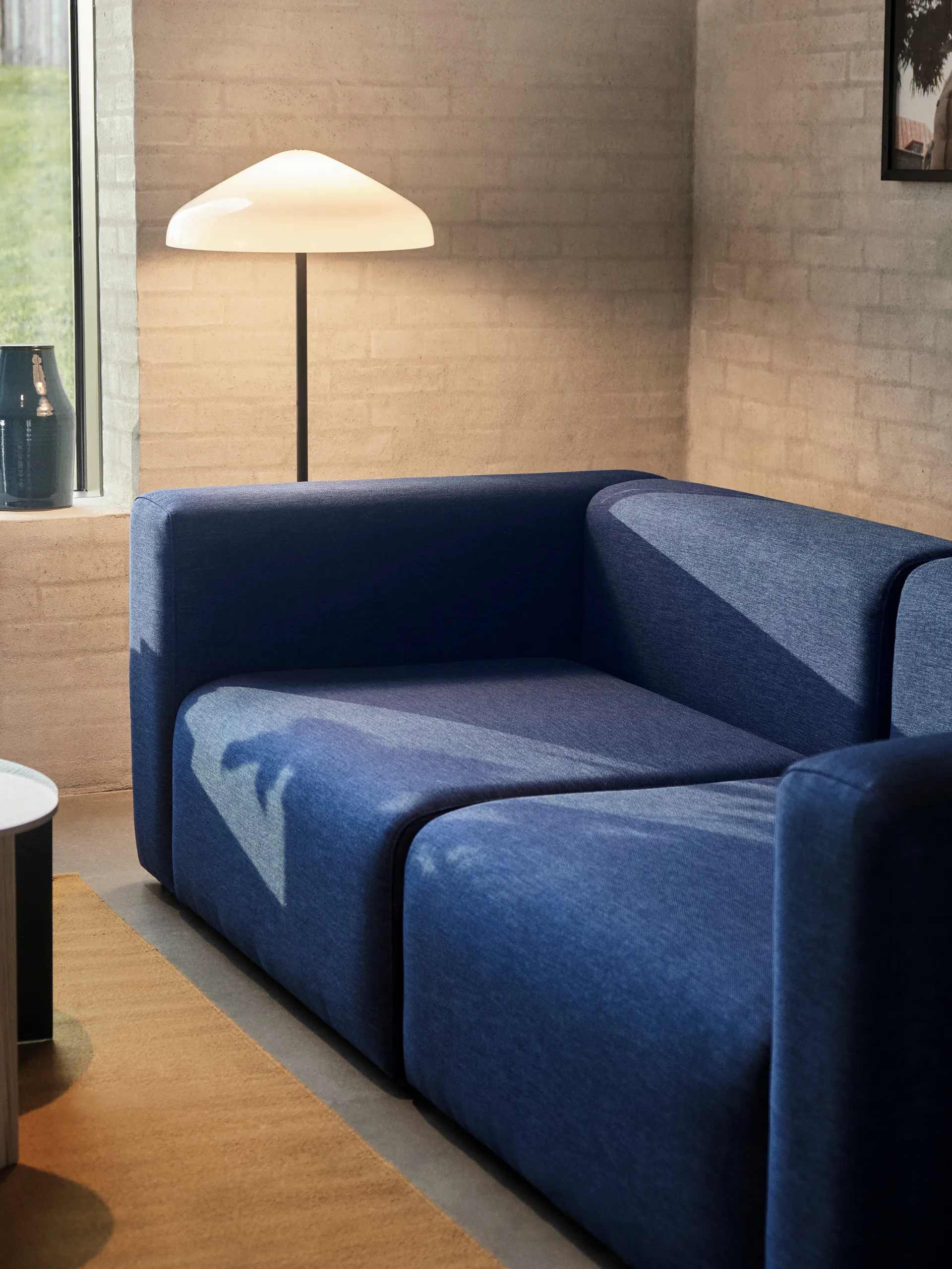 Pao Glass lampada da pavimento, Vetro bianco opale HAY