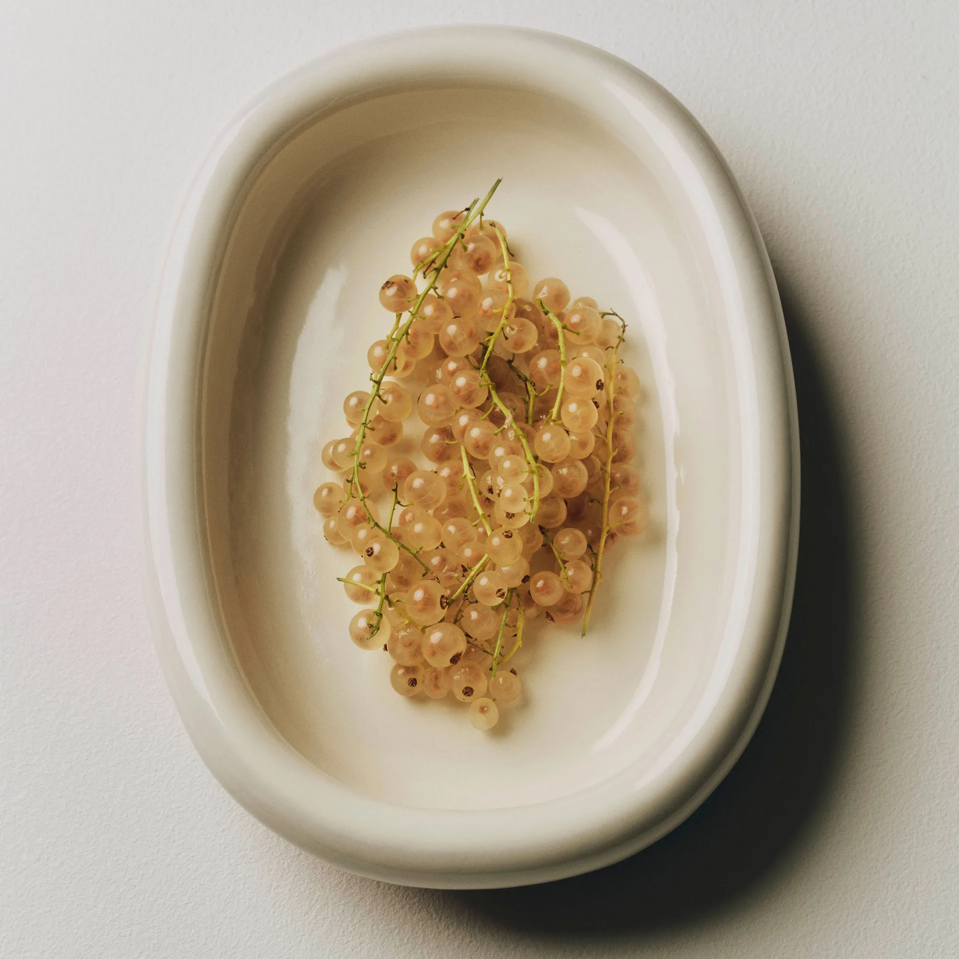 Piatto da portata ovale Barro, Off-white, small 20x27,5 cm HAY