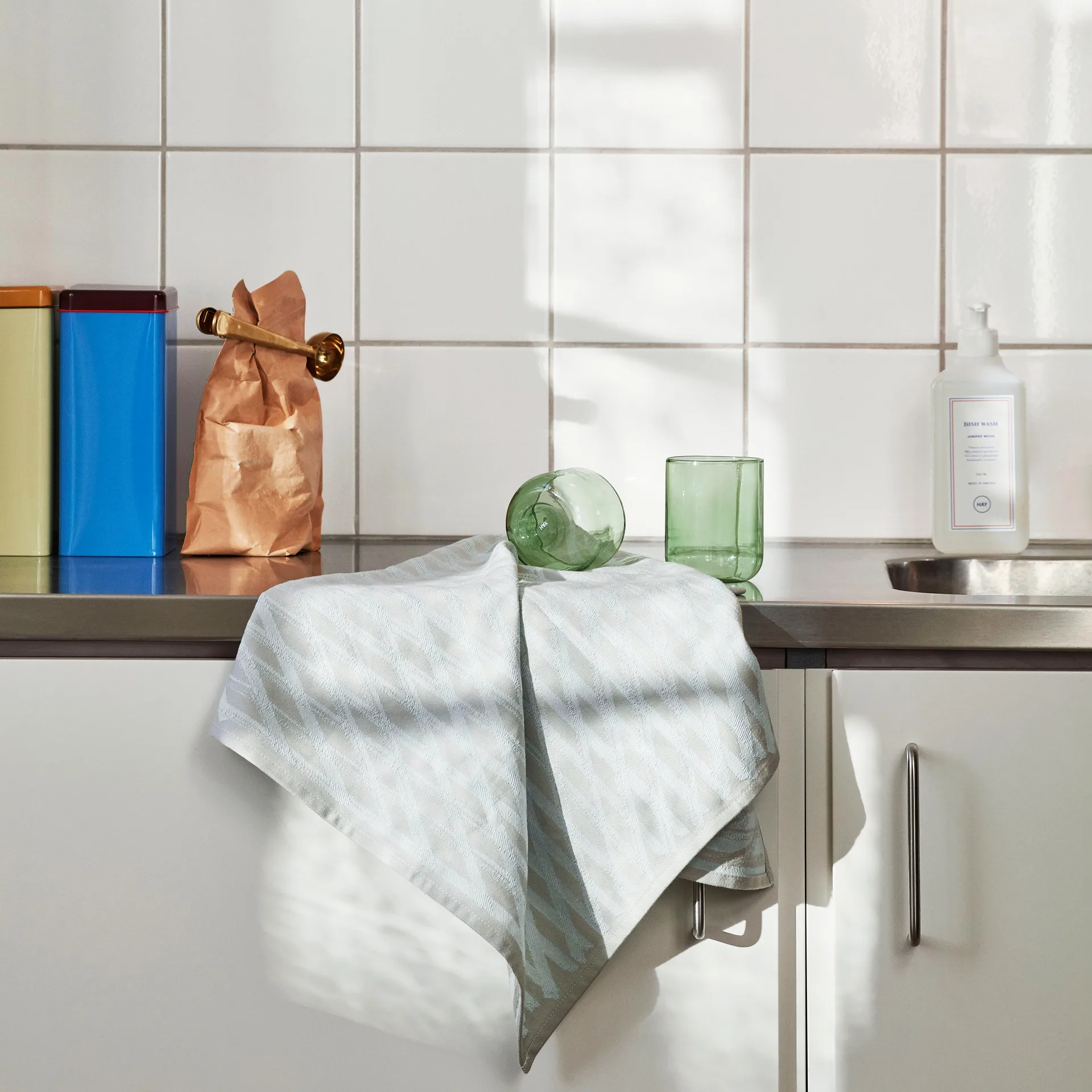 Scatola di latta Tin by Sowden , Giallo HAY