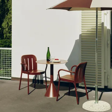 Sedia con braccioli Deville - Iron red - HAY