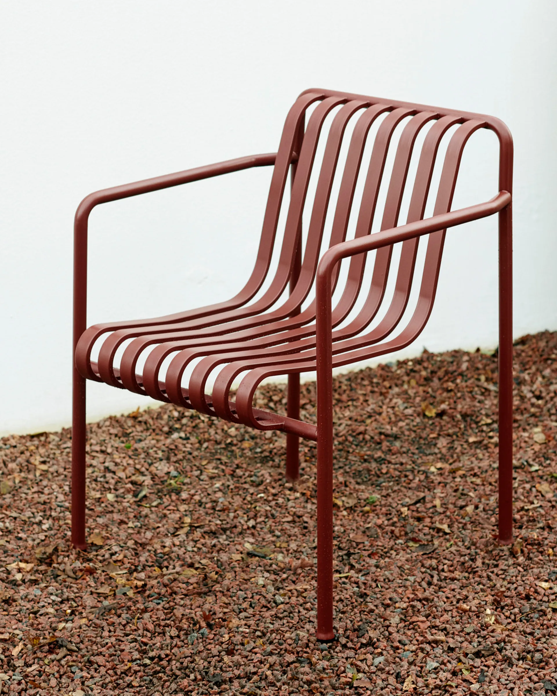 Sedia con braccioli Palissade, Iron red HAY