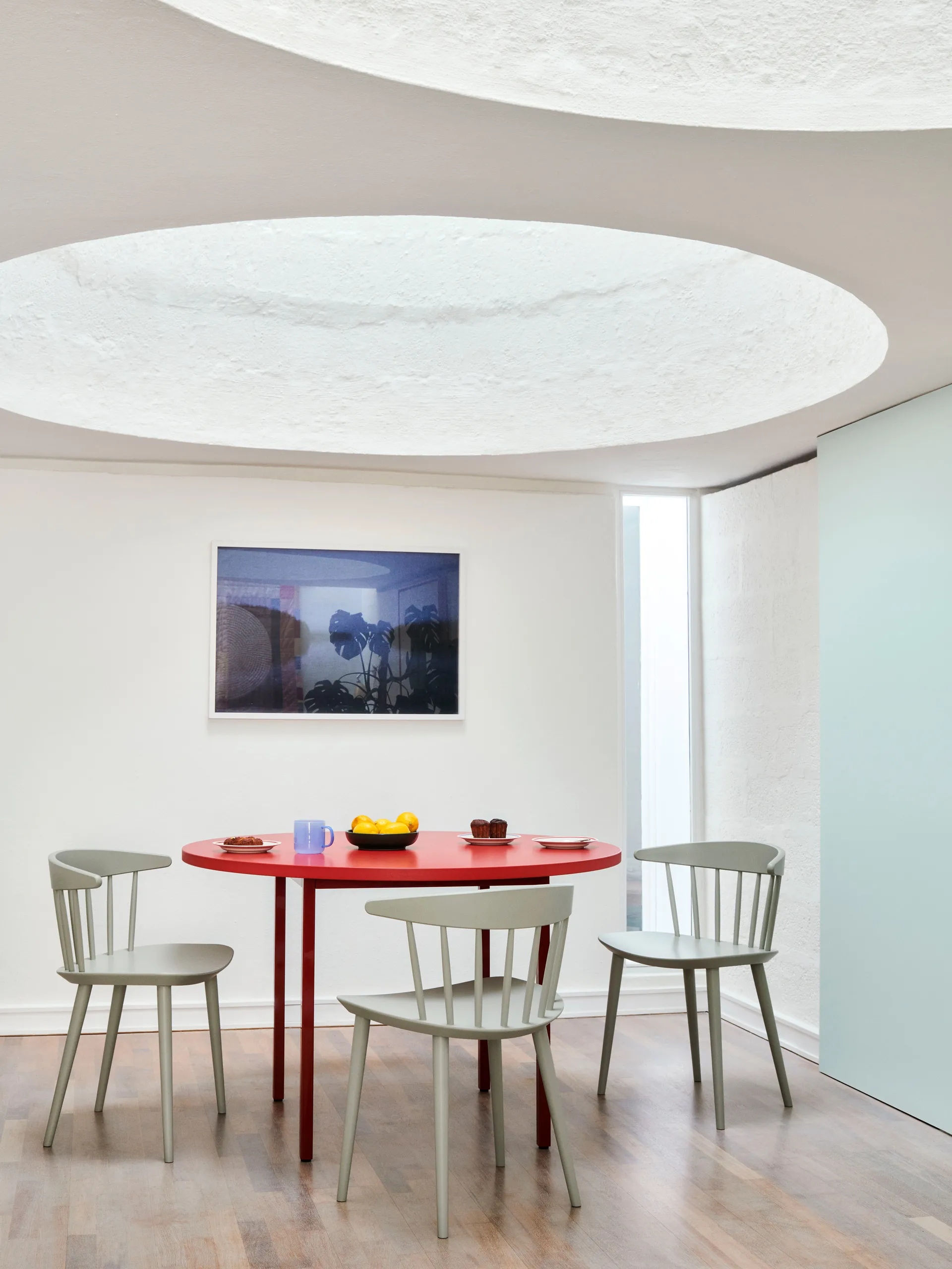 Sedia J104, Faggio laccato Warm grey  HAY